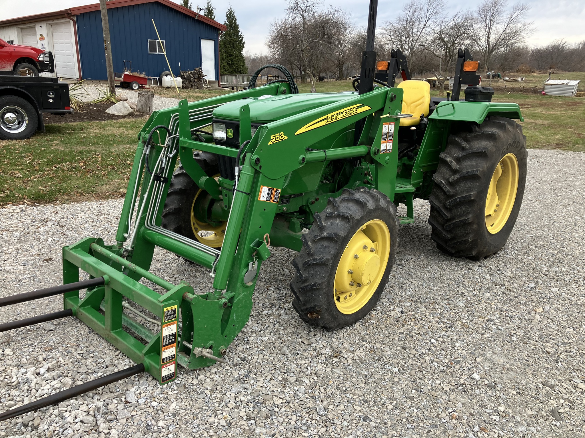 2010 John Deere 5075E Image 1