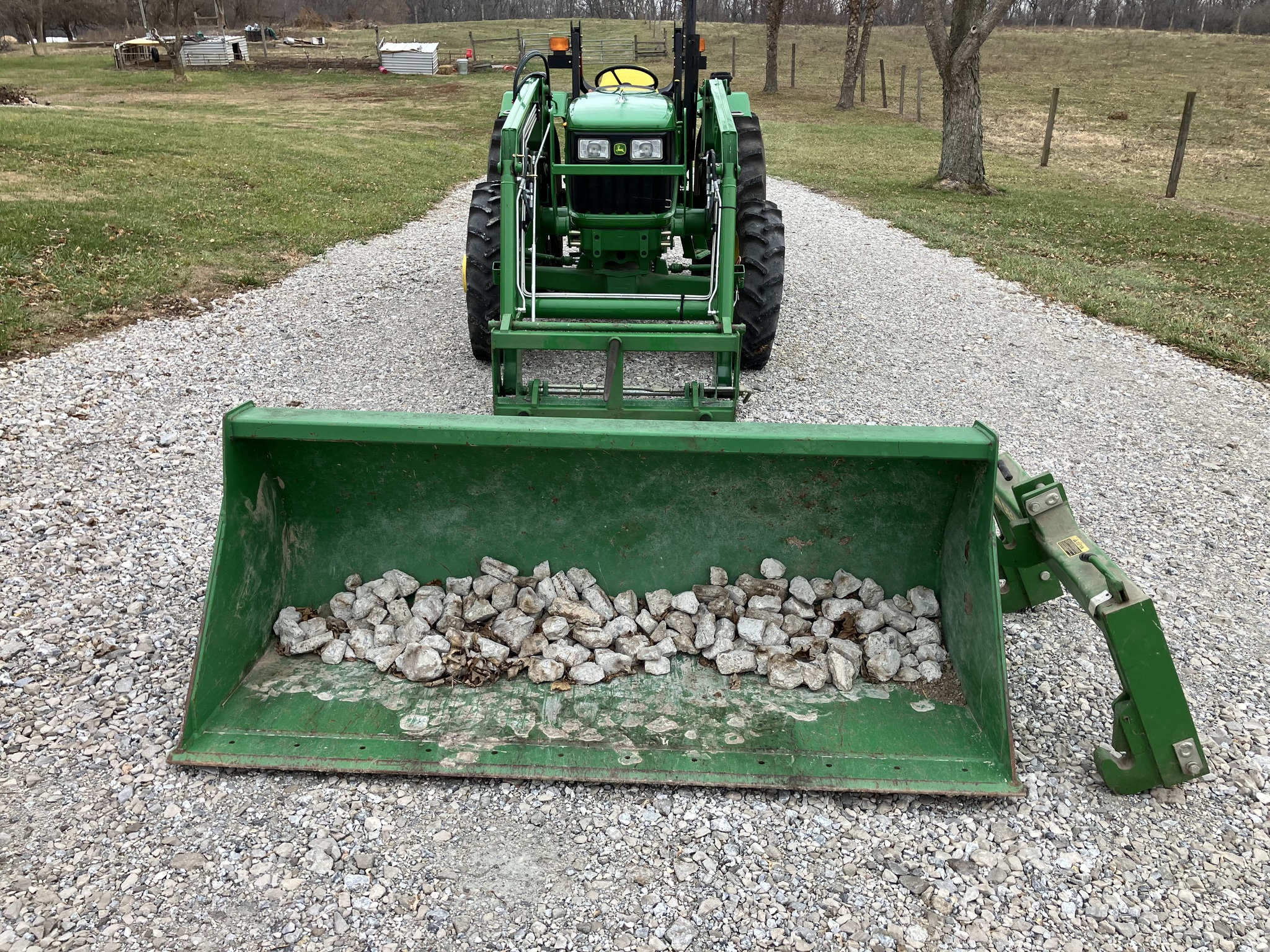 2010 John Deere 5075E Image 17