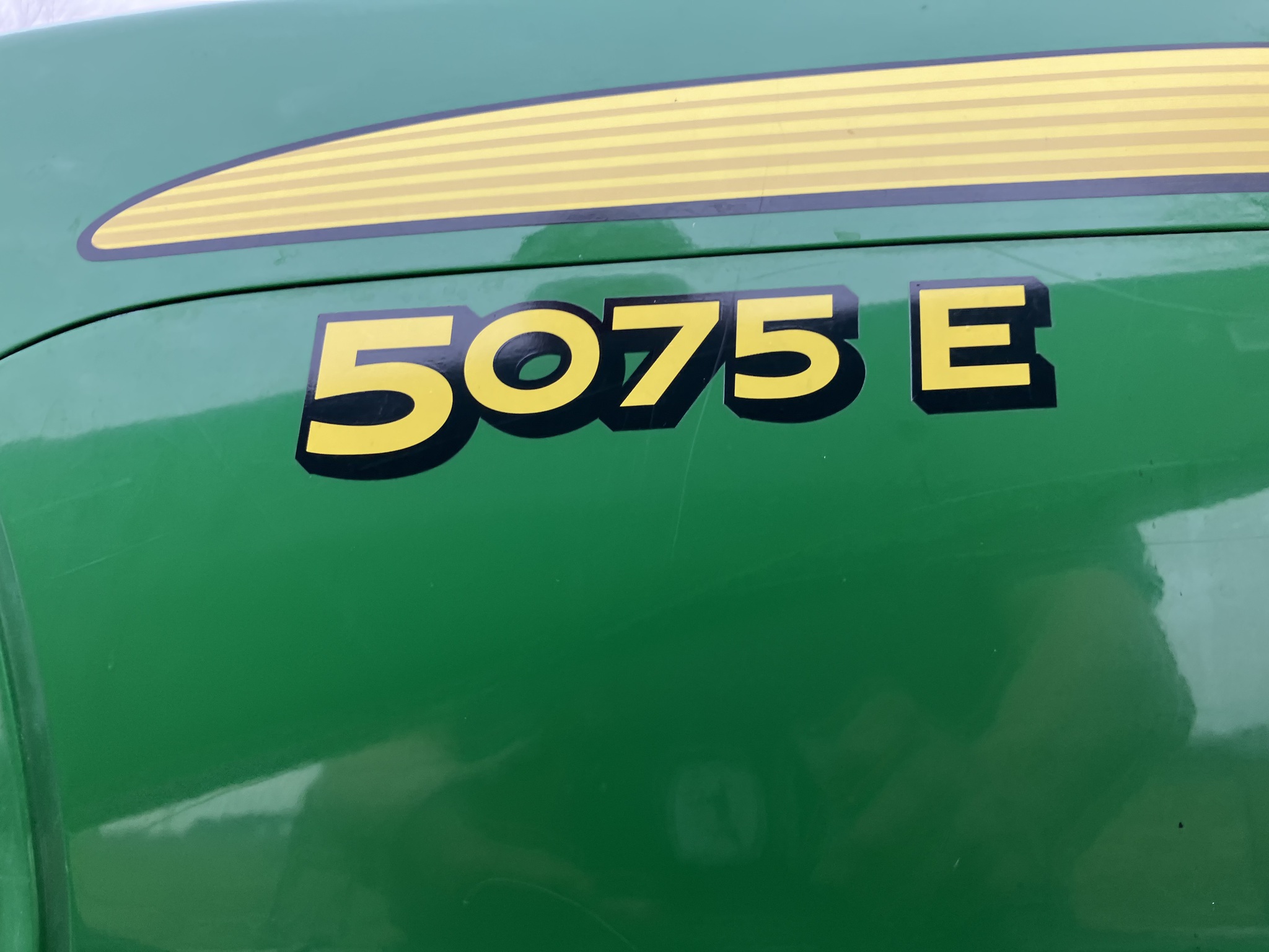 2010 John Deere 5075E Image 12