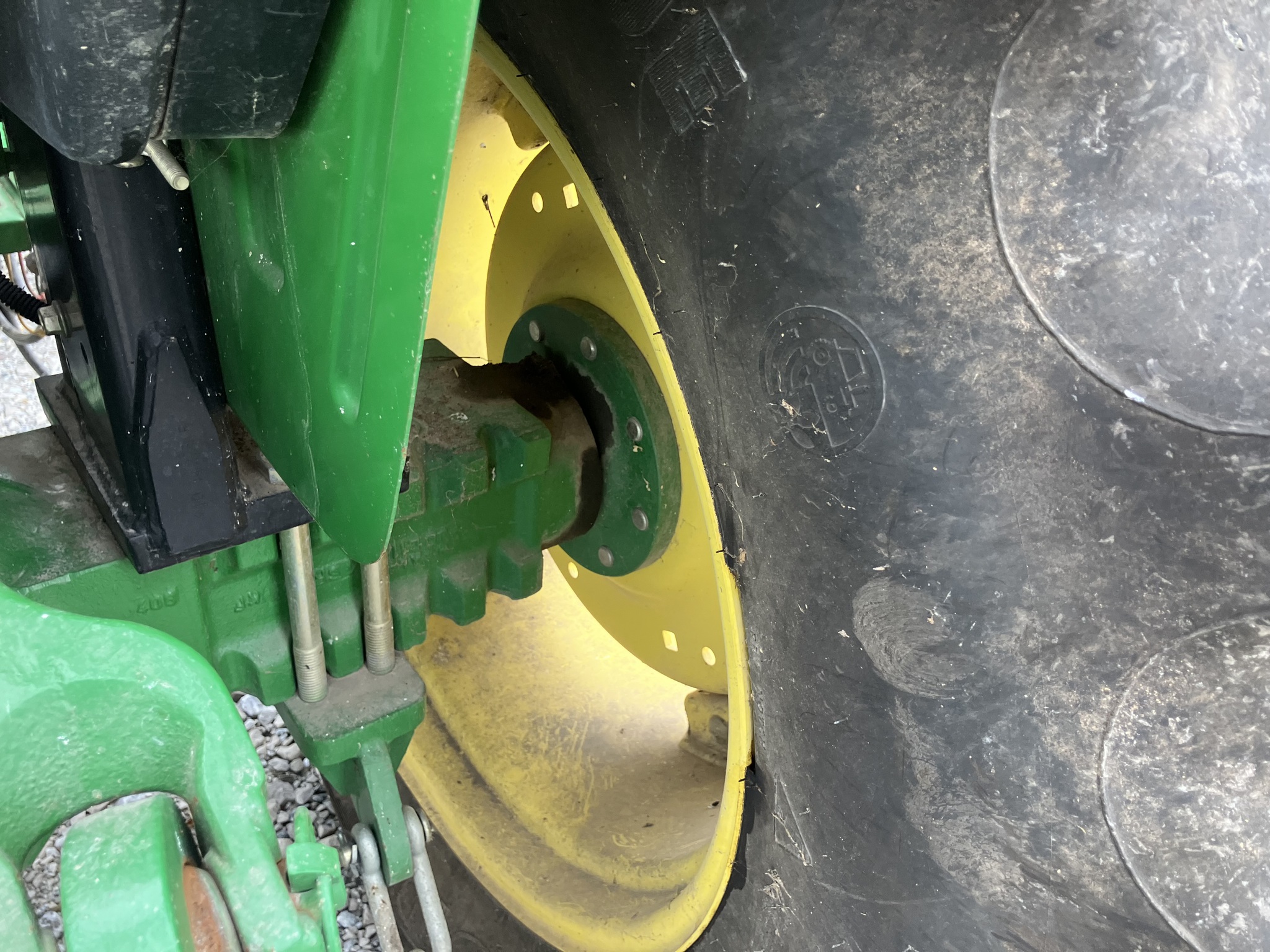 2010 John Deere 5075E Image 11