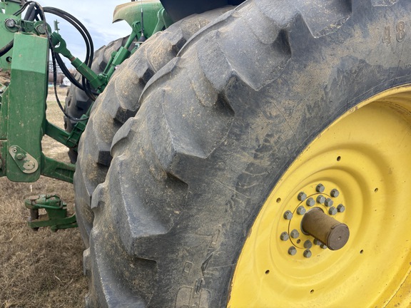 Photo of 2015 John Deere 8320R