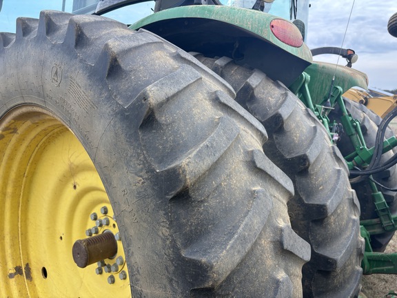 Photo of 2015 John Deere 8320R