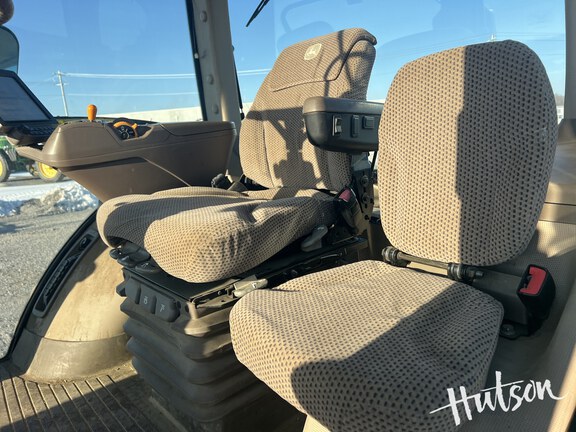 Photo of 2015 John Deere 8320R