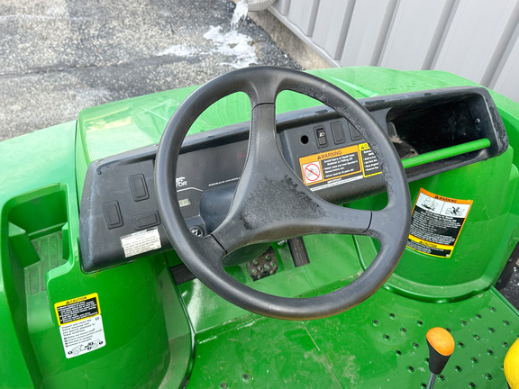 2024 John-Deere TX 4X2