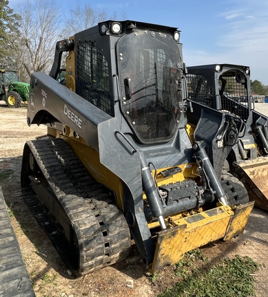 2023 John Deere 331G Photo 2
