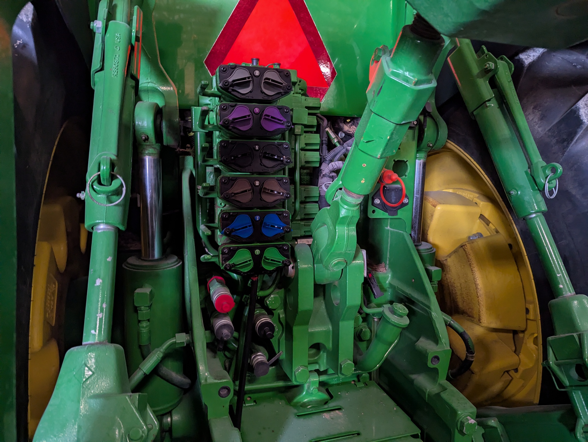 2017 John Deere 8320R Image 9