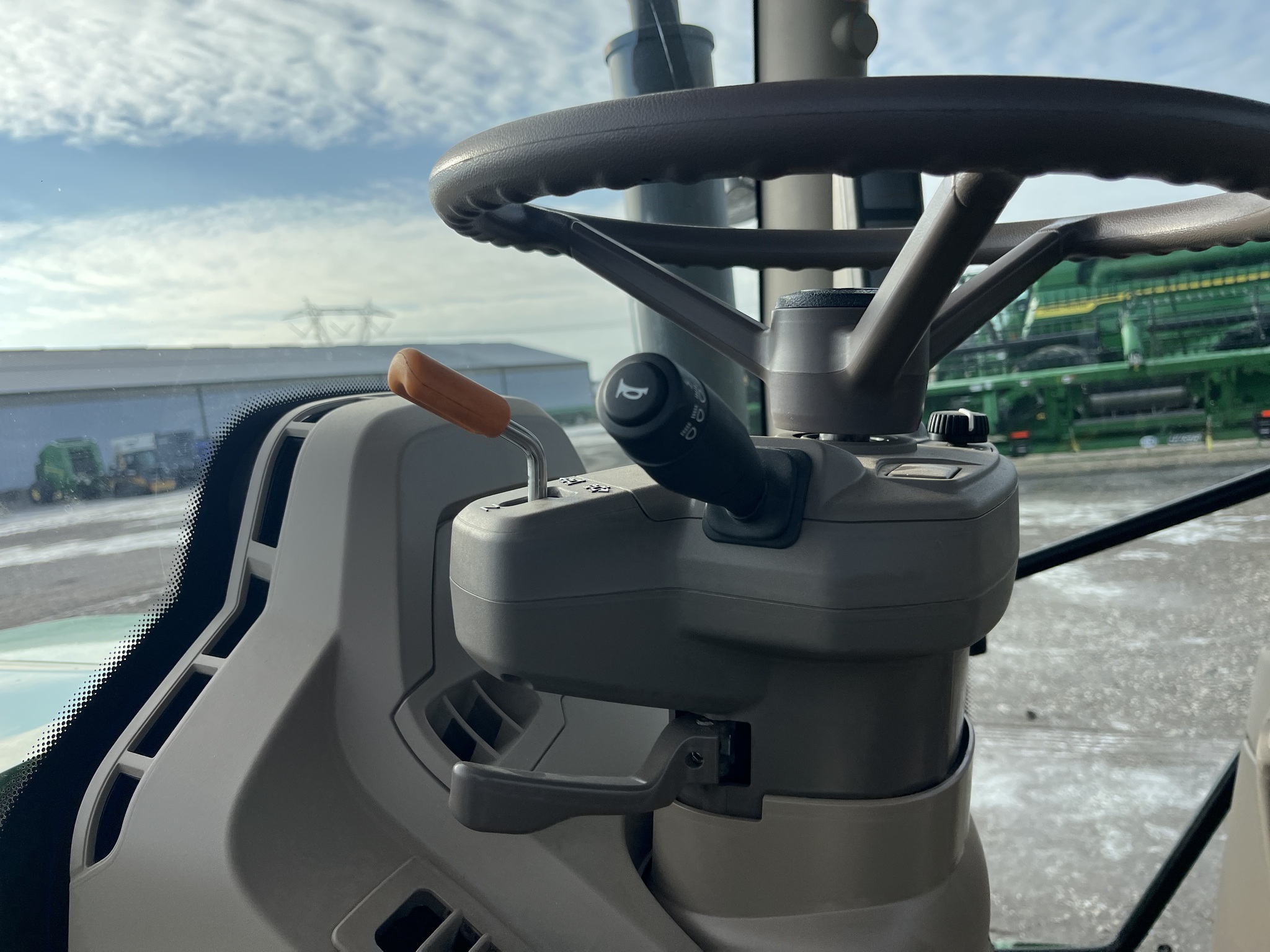 2025 John Deere 6R 130 Image 6