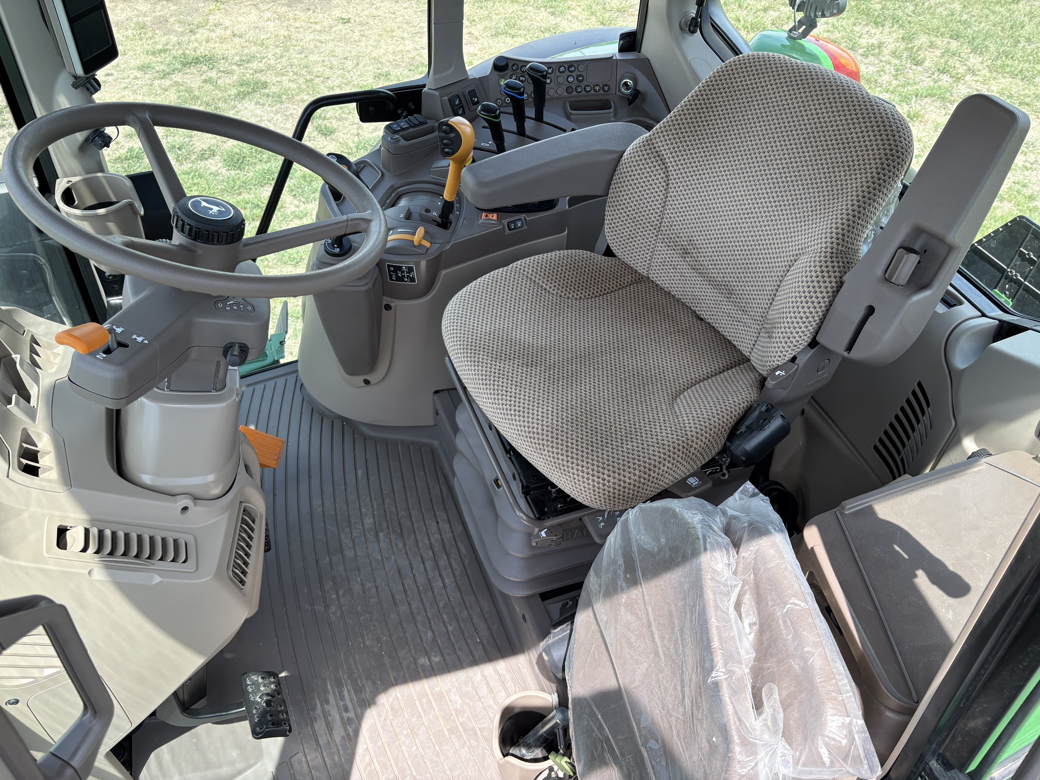 2024 John Deere 6140M Image 6