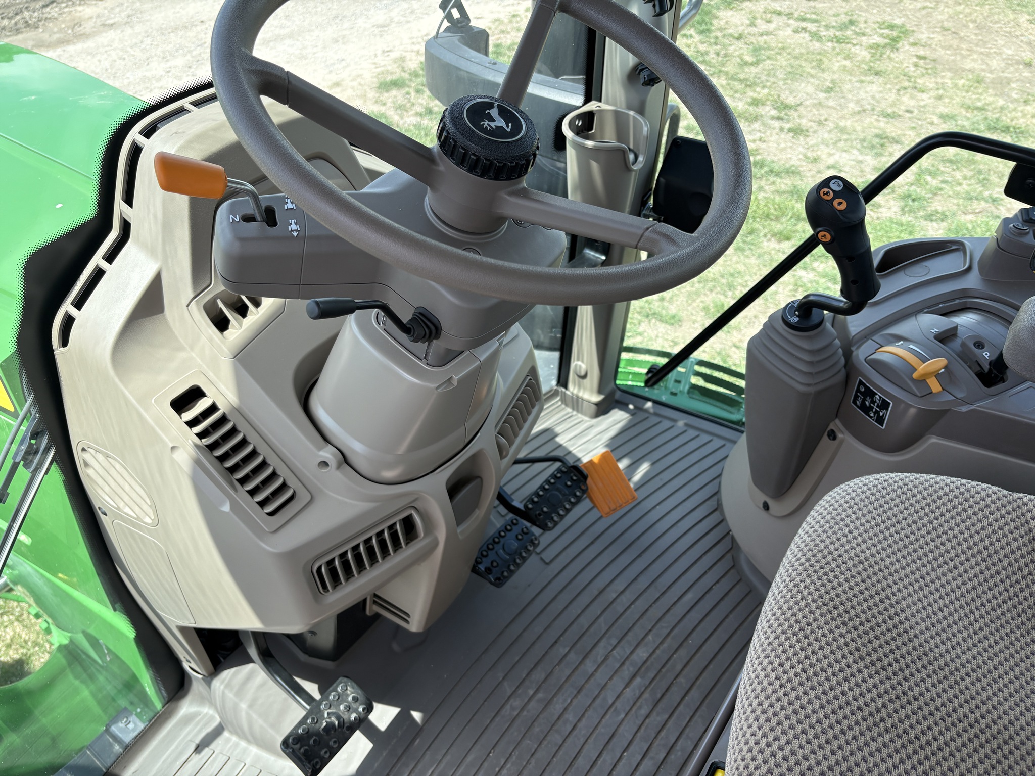 2024 John Deere 6140M Image 9