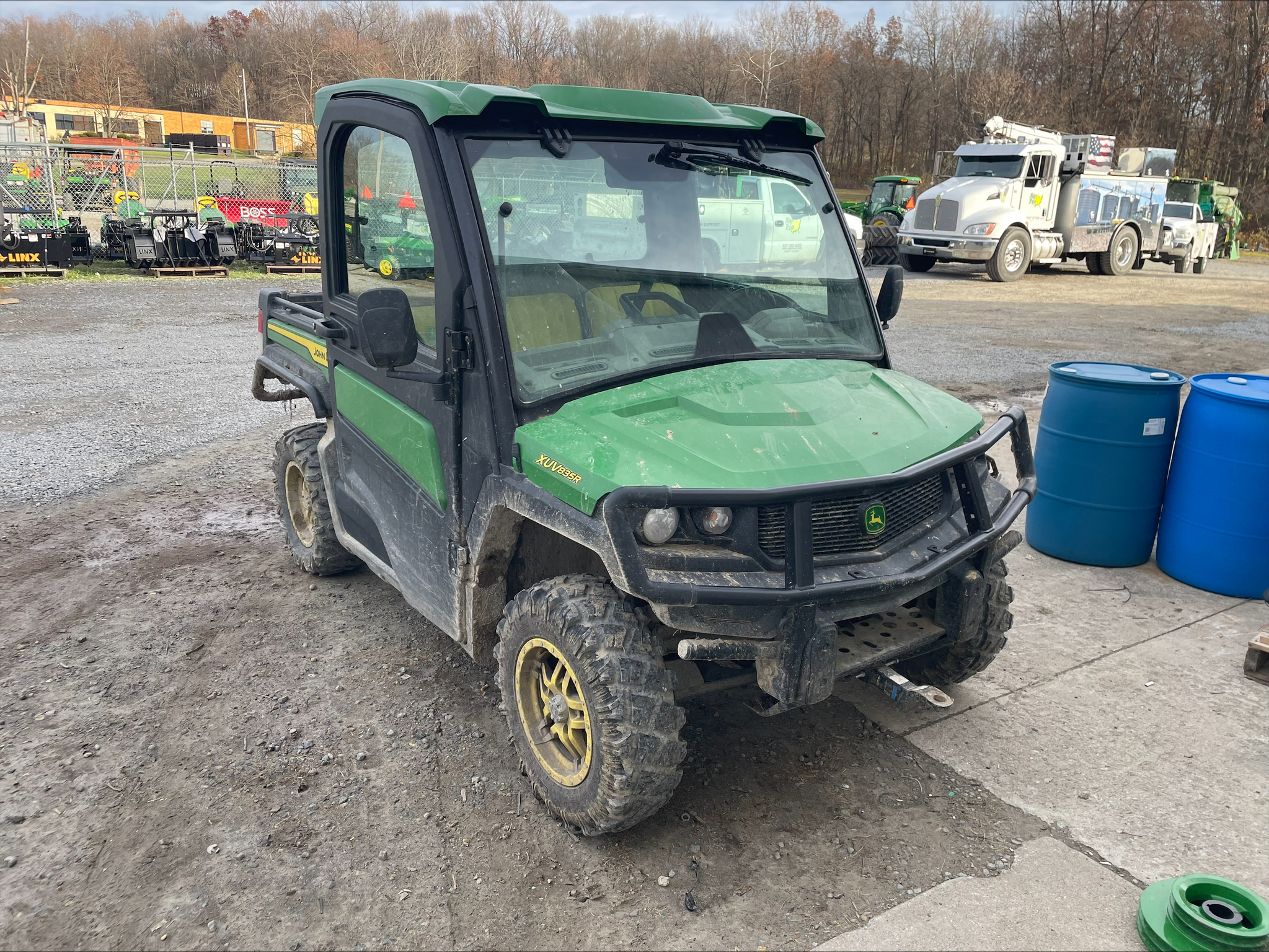 2023 John Deere XUV 835R Image 2