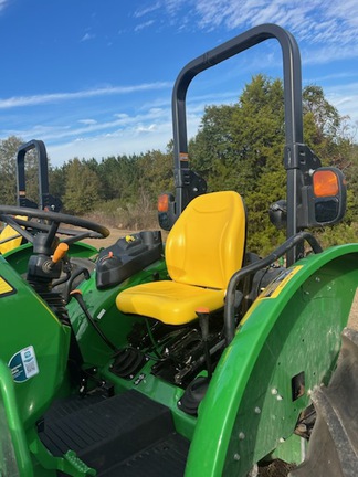 2025 John Deere 5075E Photo 3