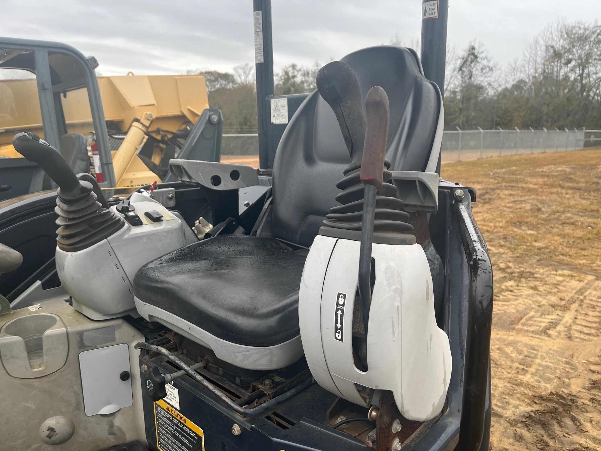2019 John Deere 35G Image 6