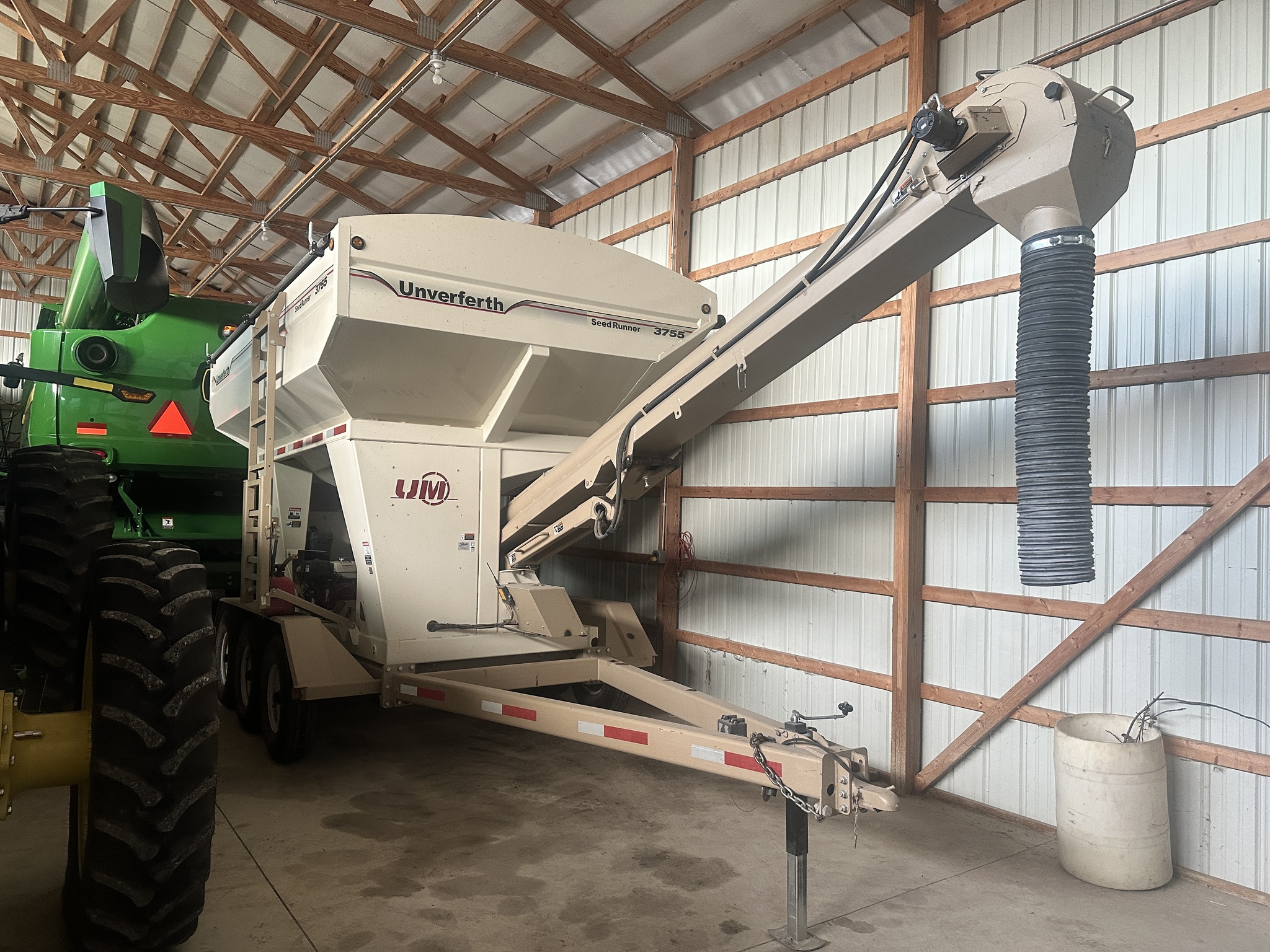 2018 Unverferth 3755 Image 1