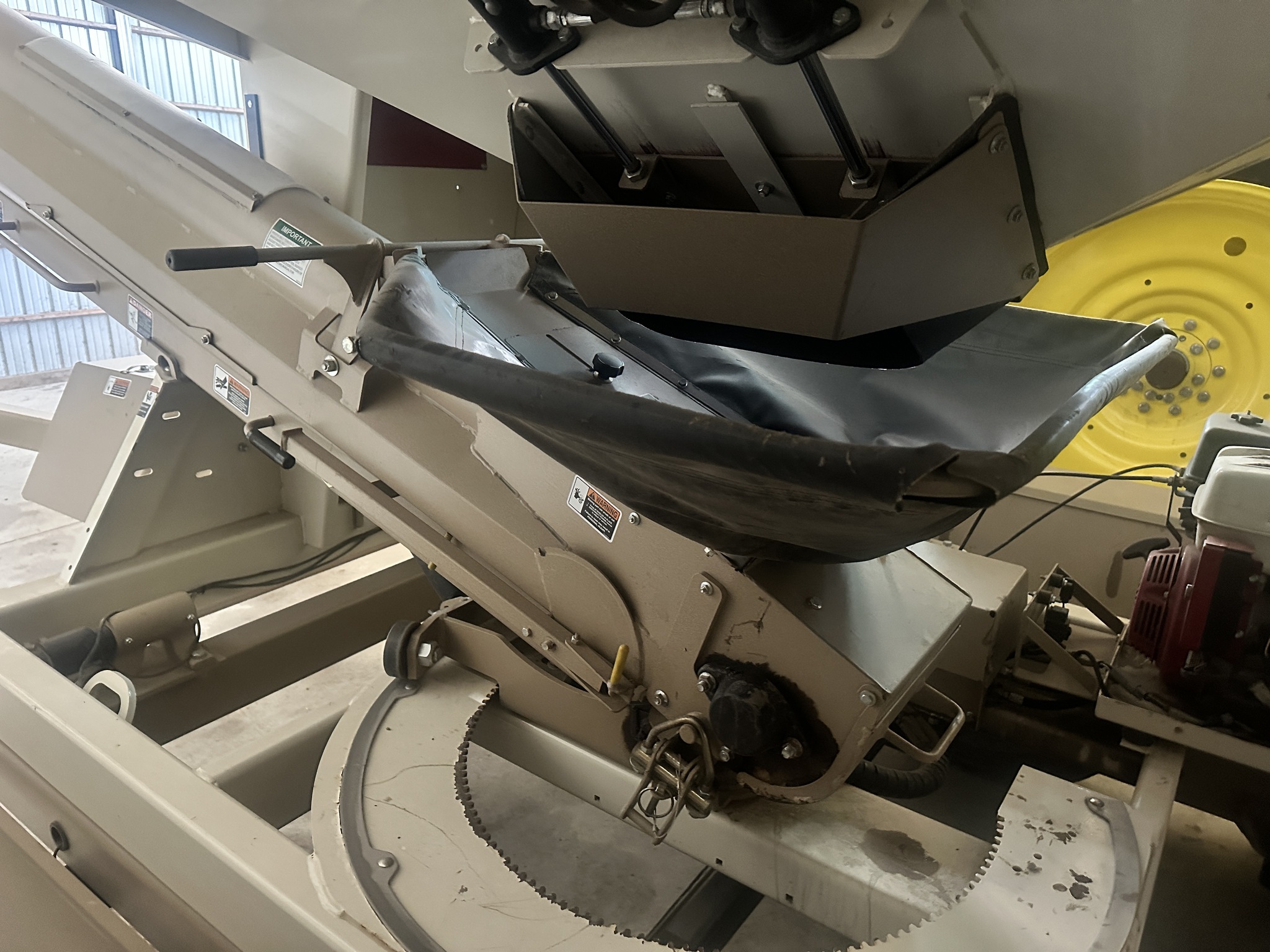 2018 Unverferth 3755 Image 13