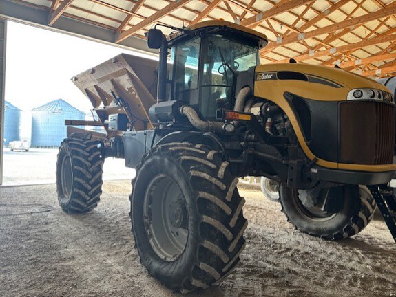 2013 RoGator RG1100