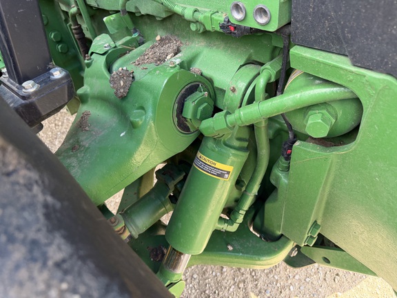 2025 John Deere 8R 410 - Photo13