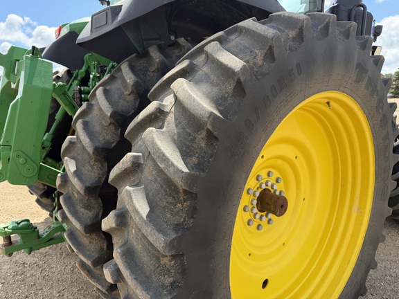 2025 John Deere 8R 410 - Photo15