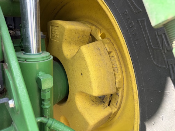 2025 John Deere 8R 410 - Photo17