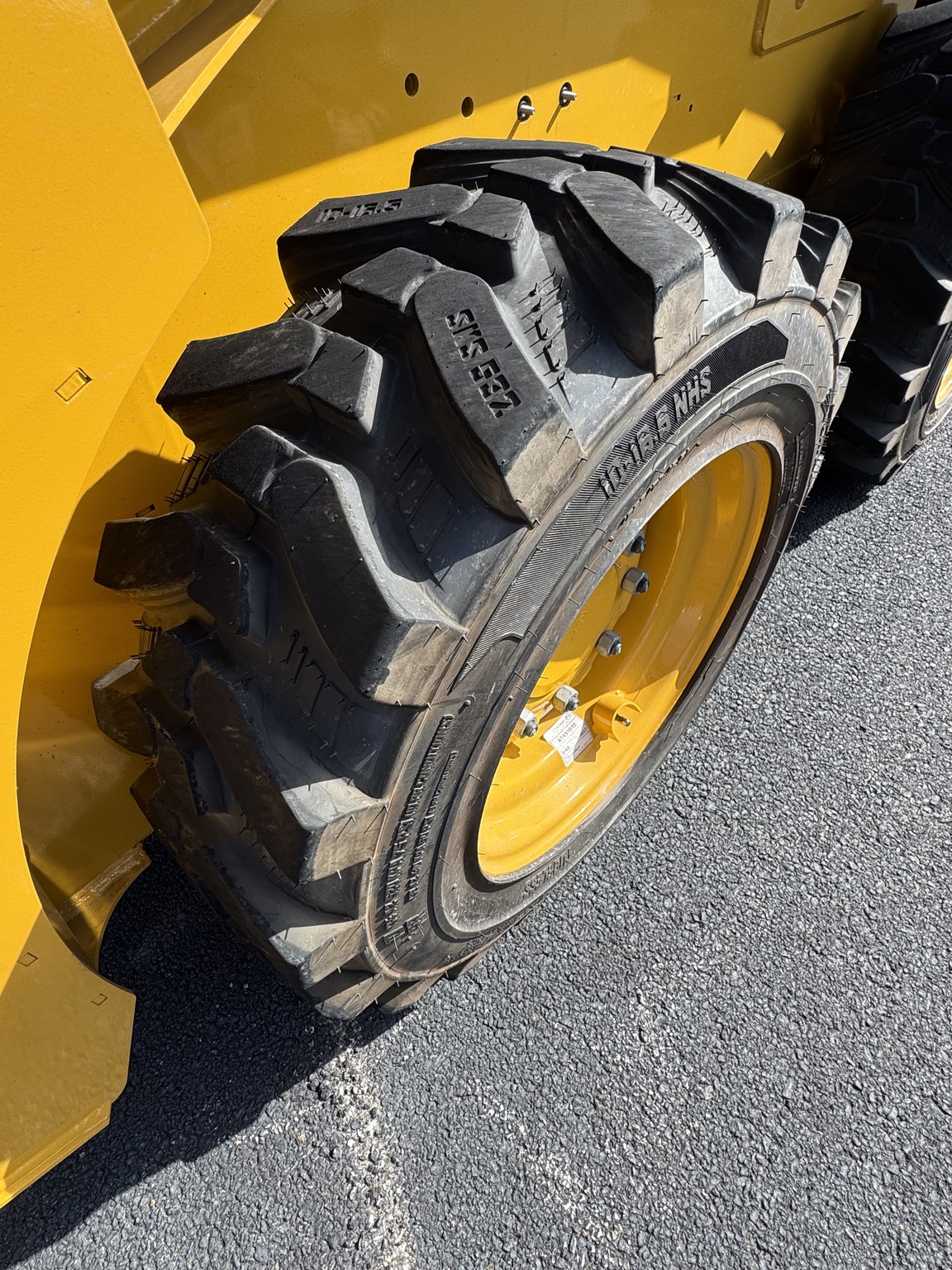 2026 John Deere 318P Image 6