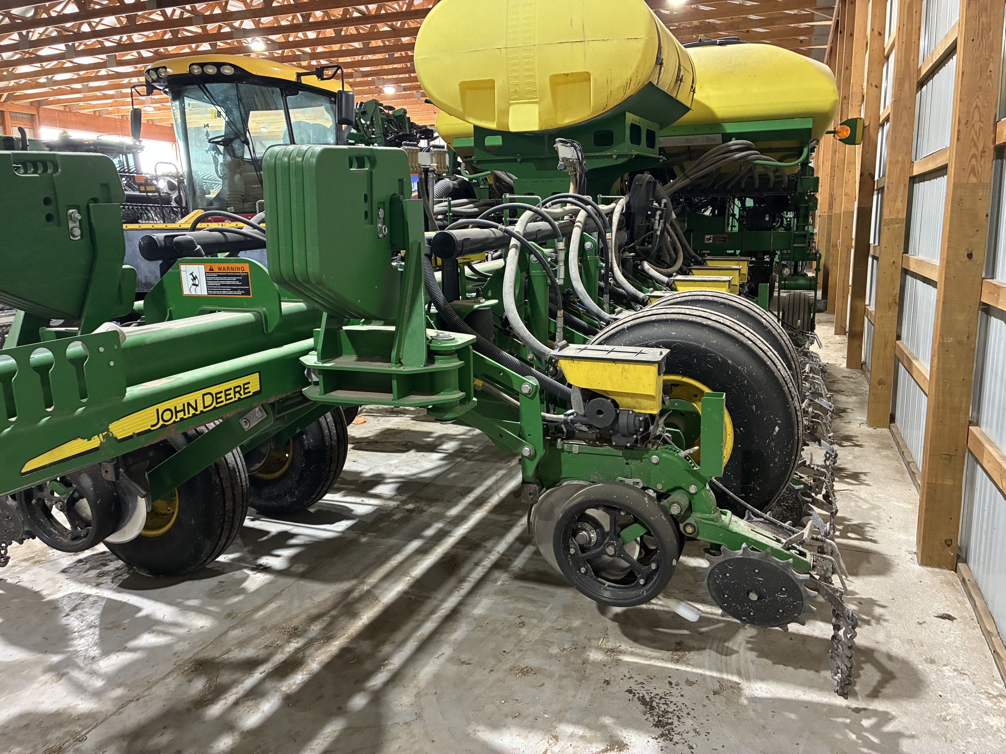 2016 John Deere 1775NT Image 1
