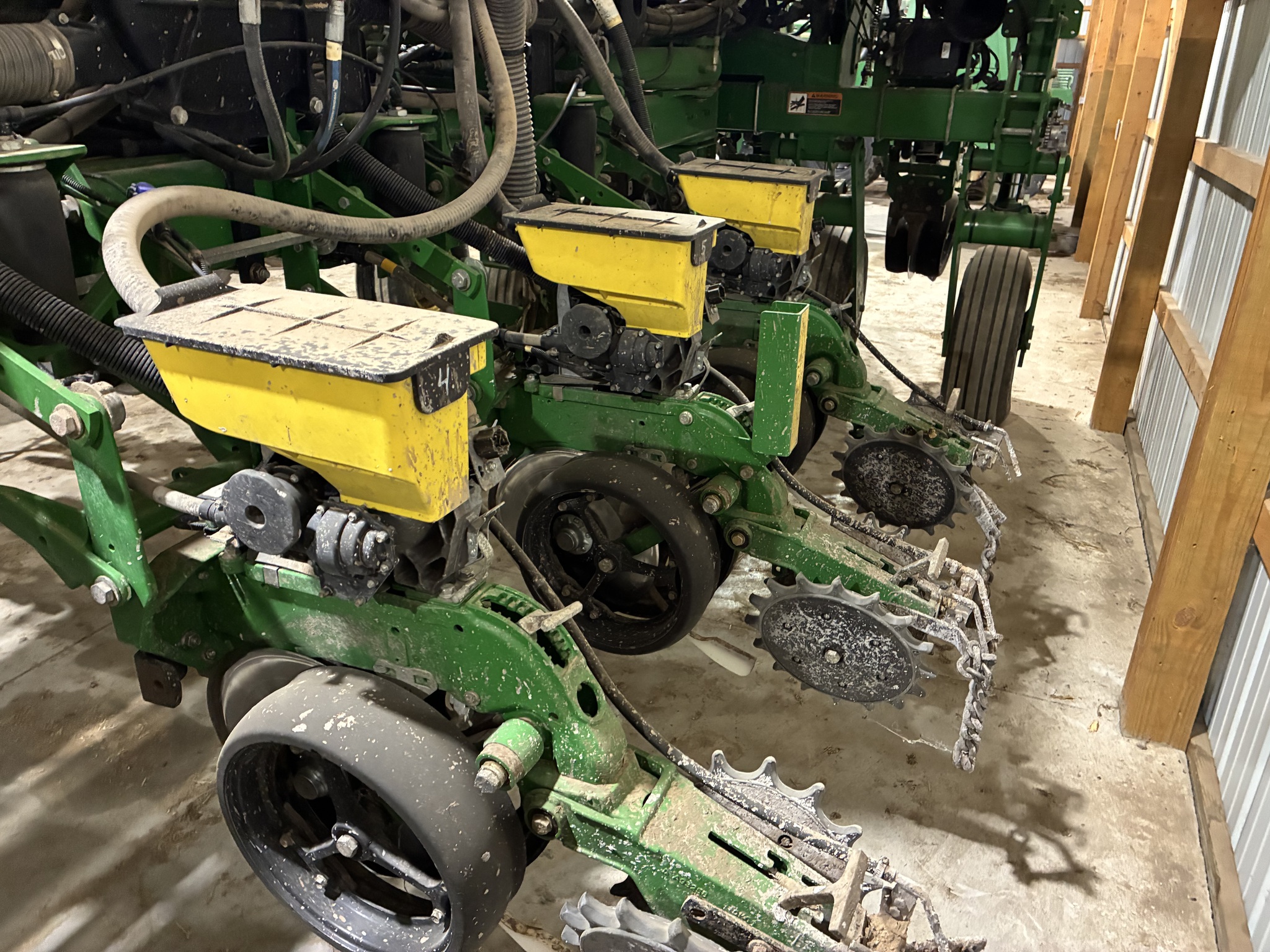 2016 John Deere 1775NT Image 8