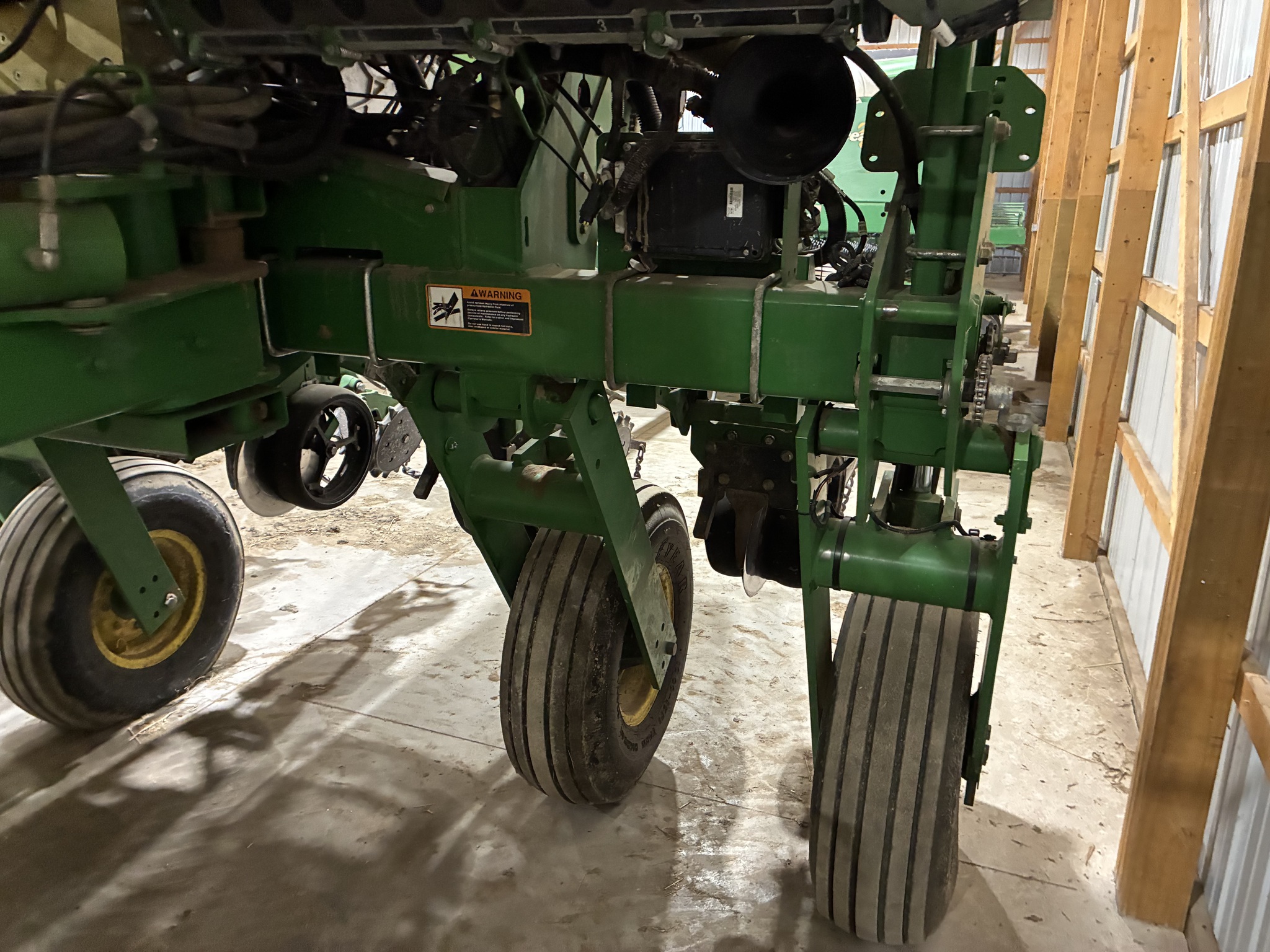 2016 John Deere 1775NT Image 9