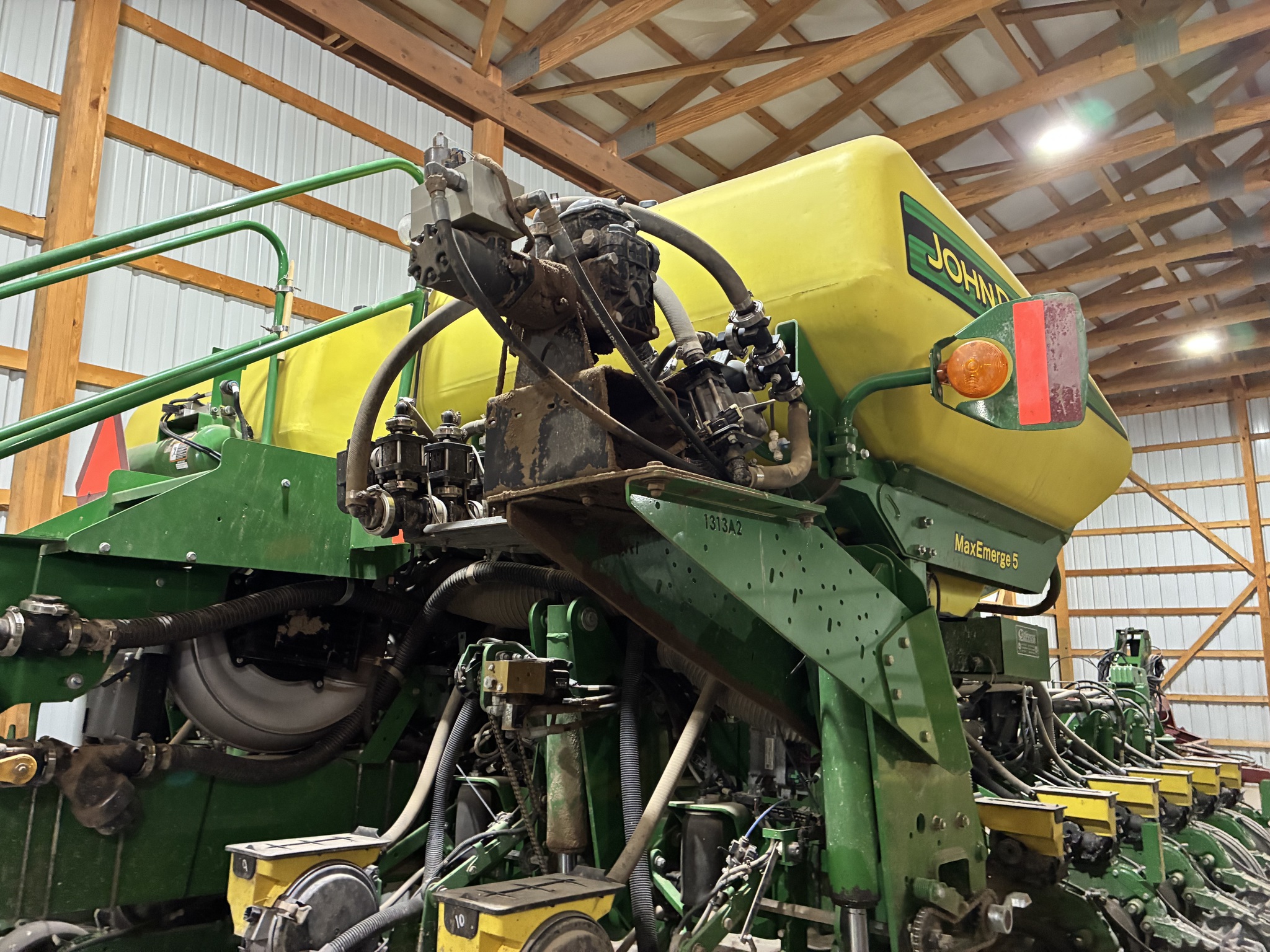 2016 John Deere 1775NT Image 5