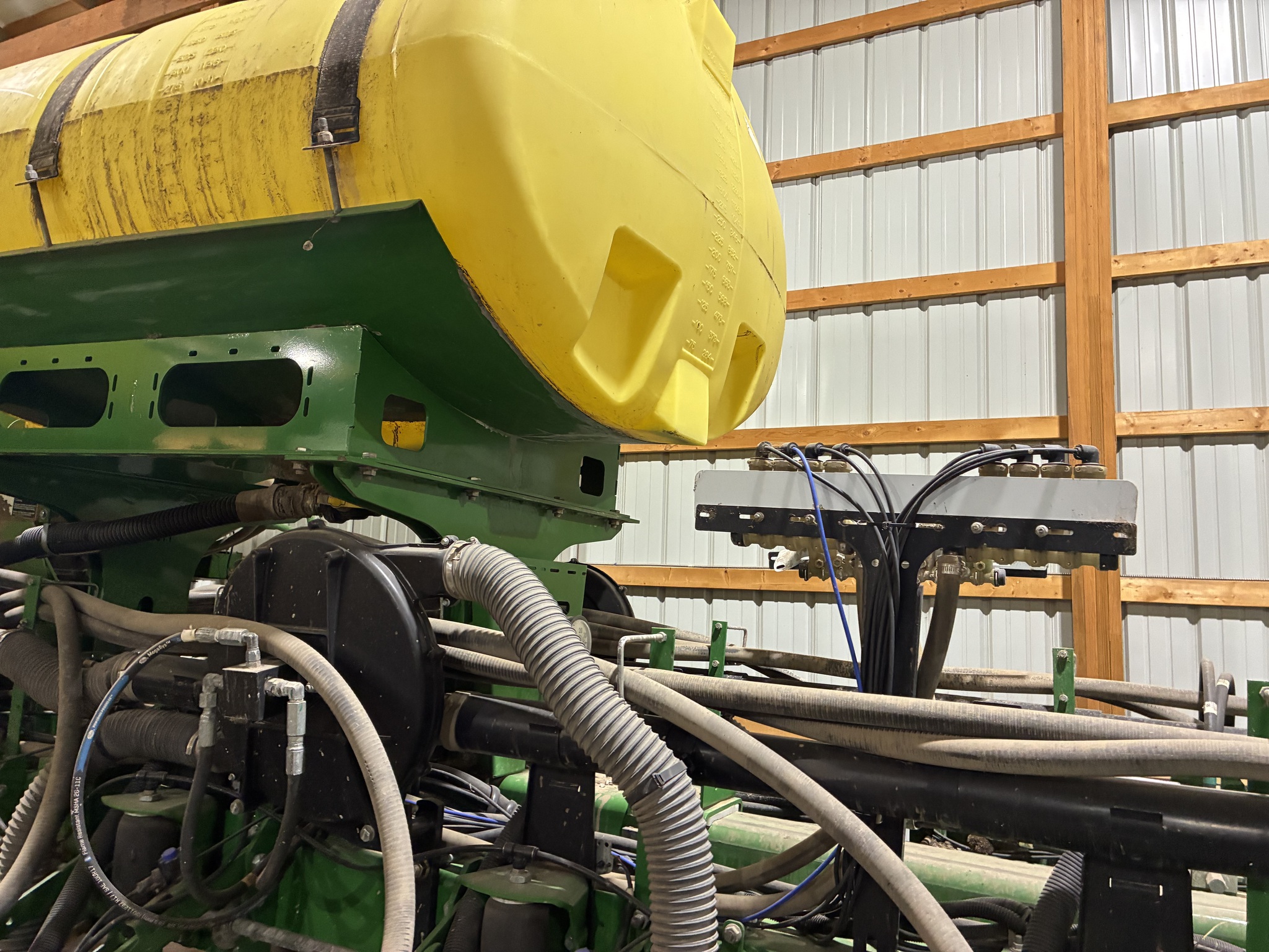 2016 John Deere 1775NT Image 3