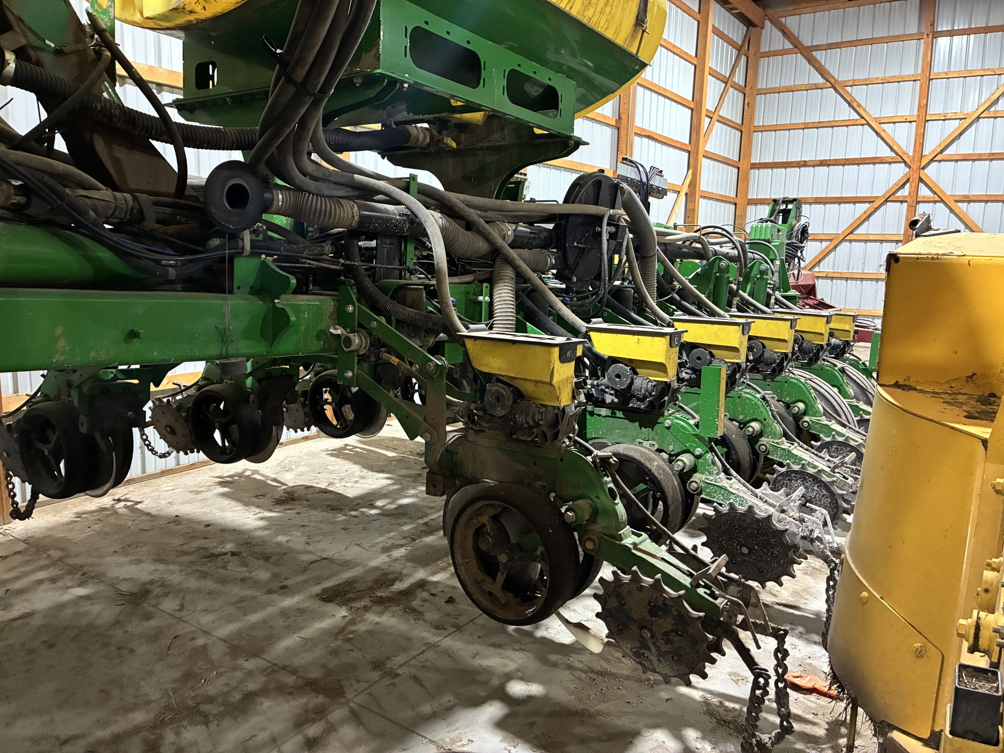 2016 John Deere 1775NT Image 4