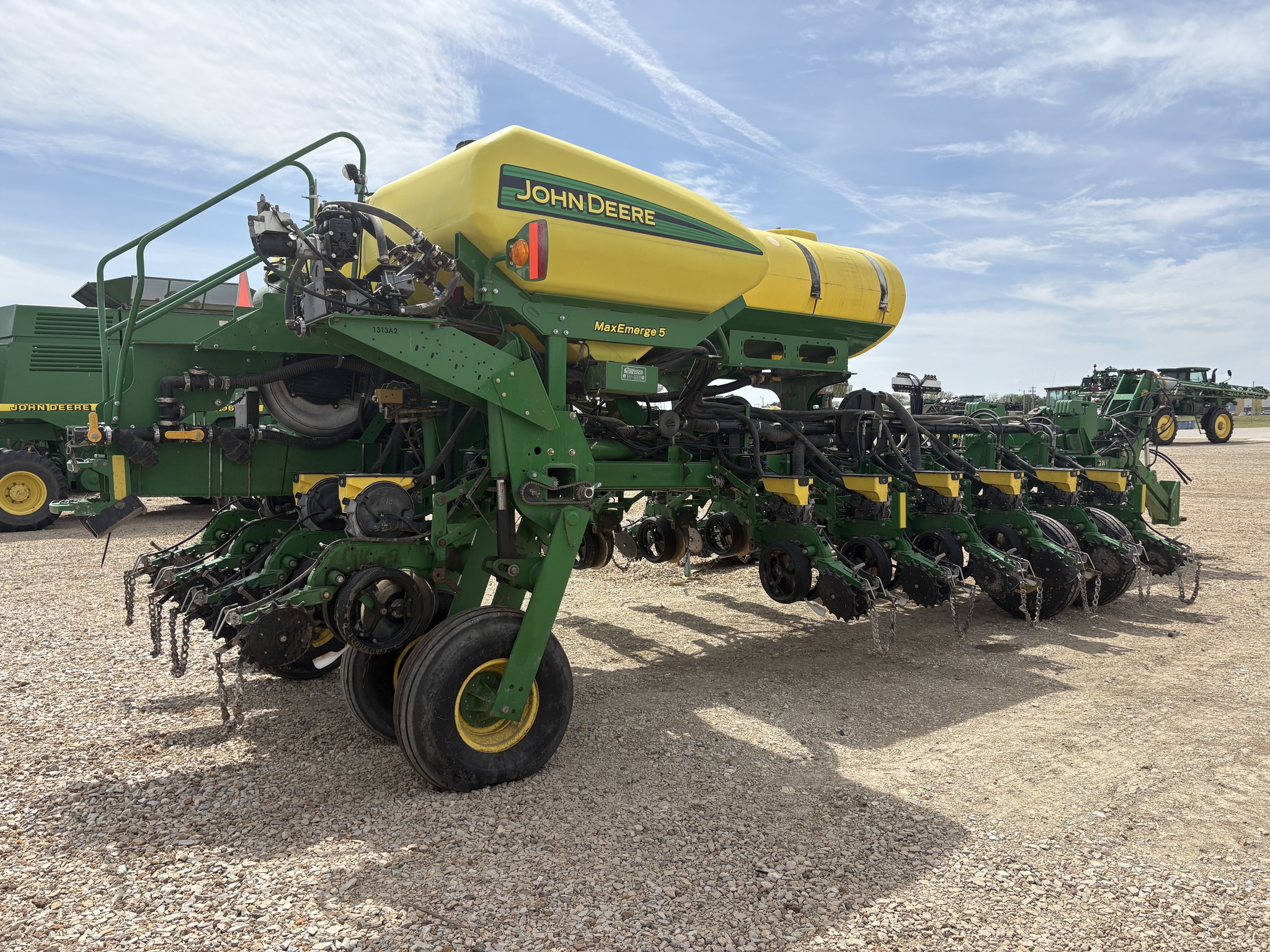 2016 John Deere 1775NT Image 2