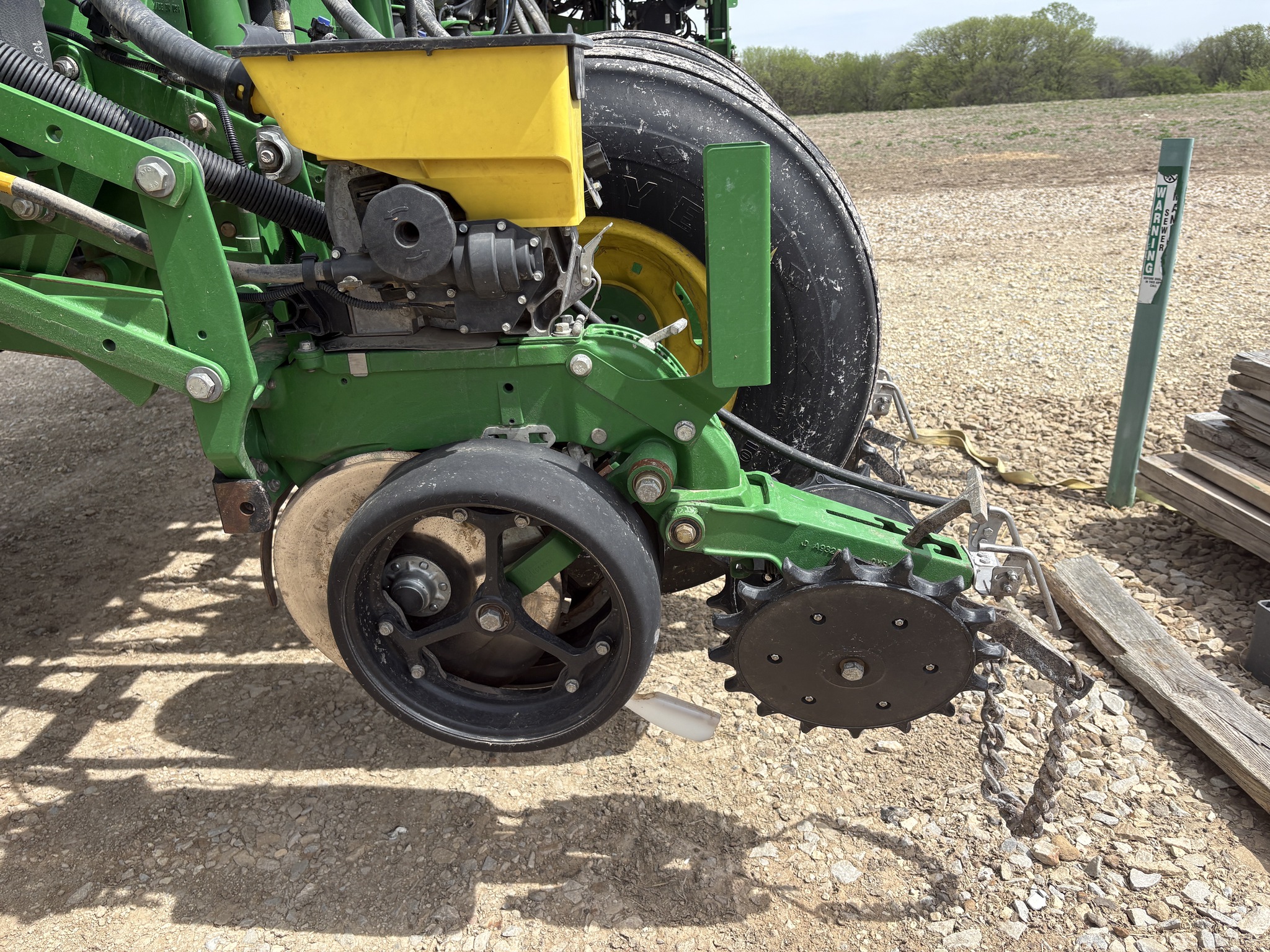 2016 John Deere 1775NT Image 5