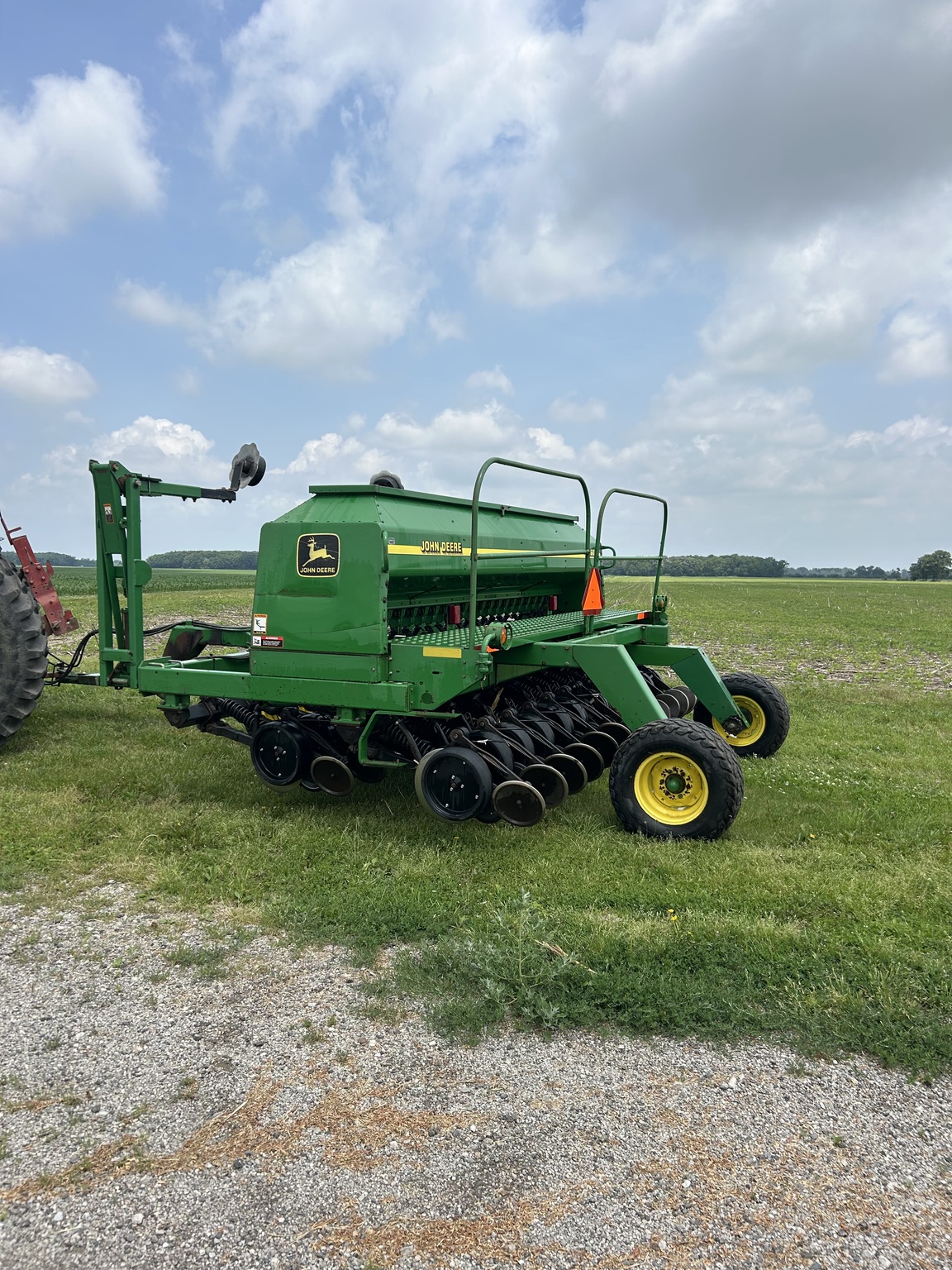 2000 John Deere 1560 Image 3