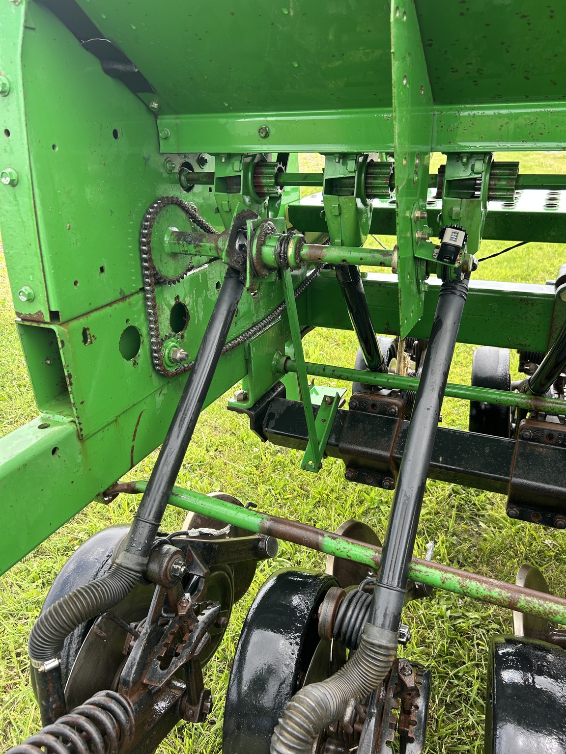 2000 John Deere 1560 Image 9