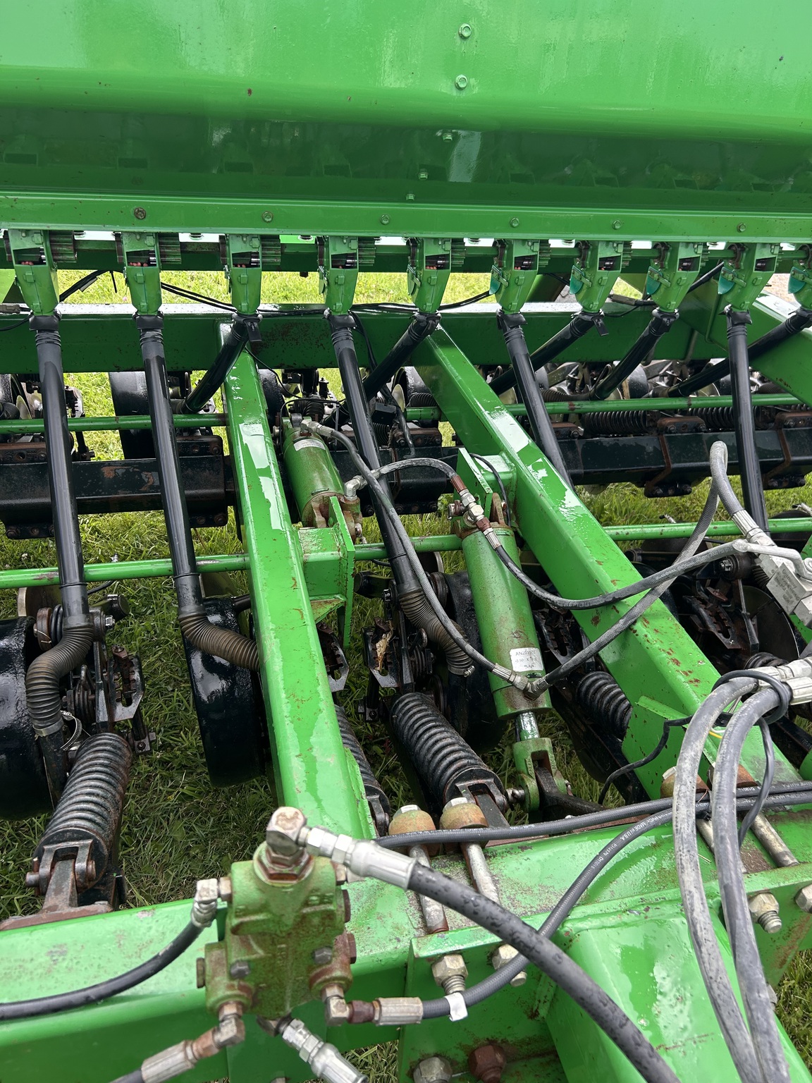 2000 John Deere 1560 Image 12