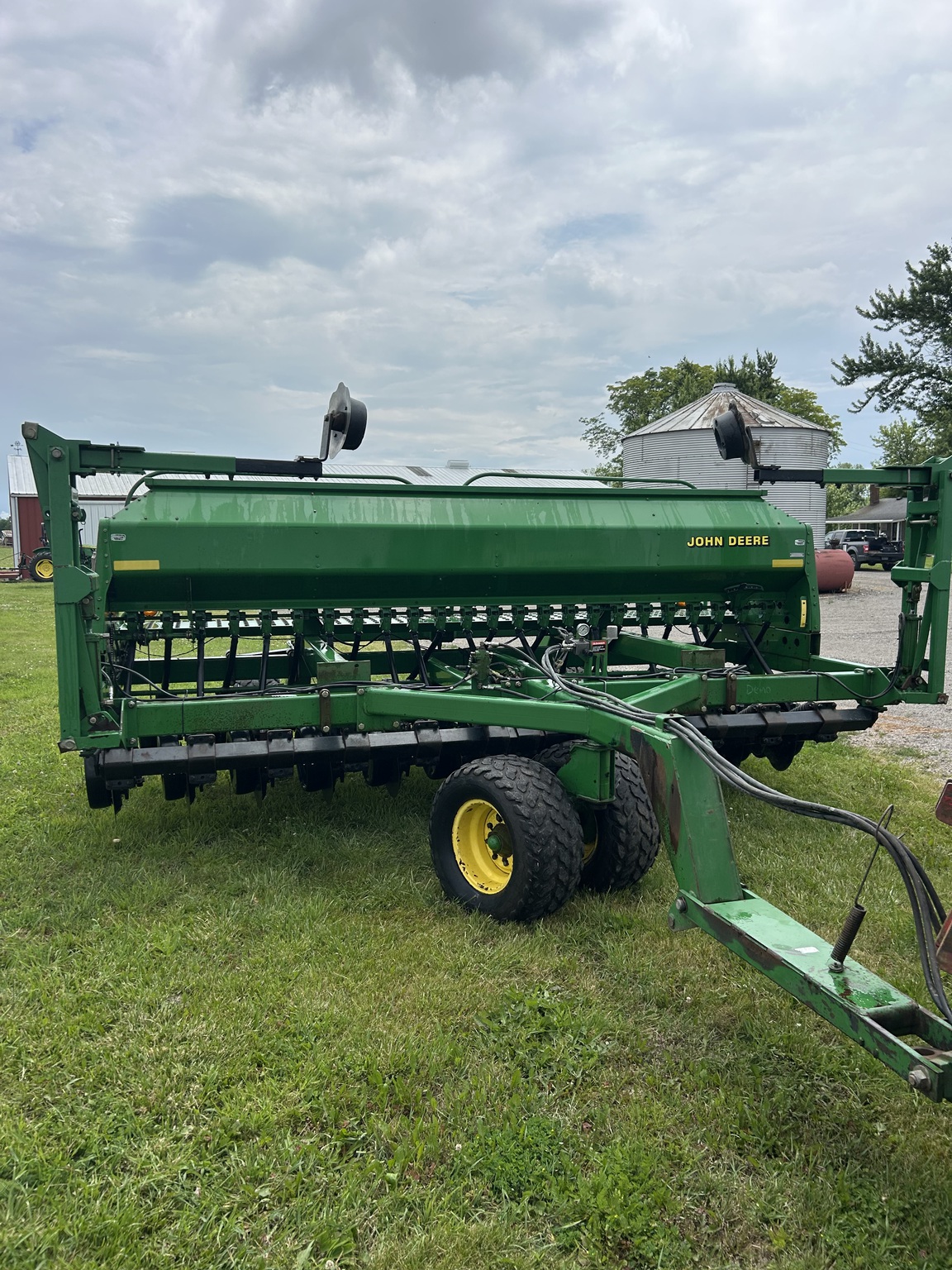 2000 John Deere 1560 Image 11