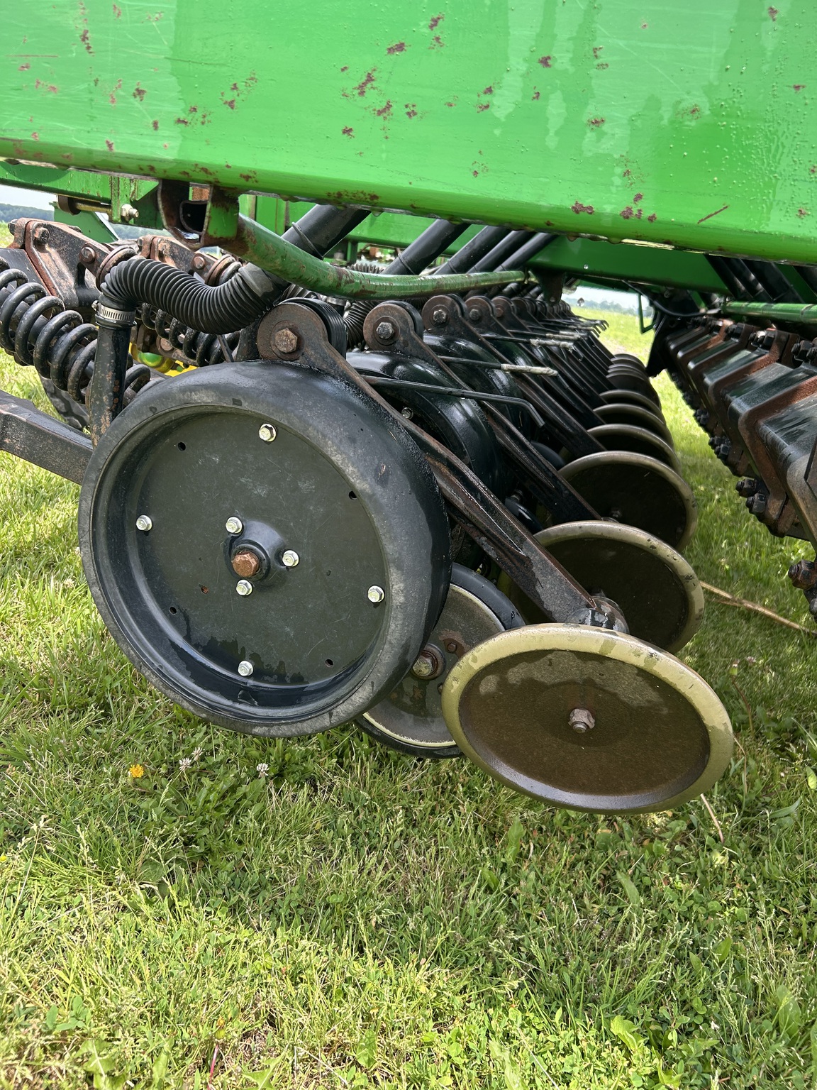 2000 John Deere 1560 Image 16