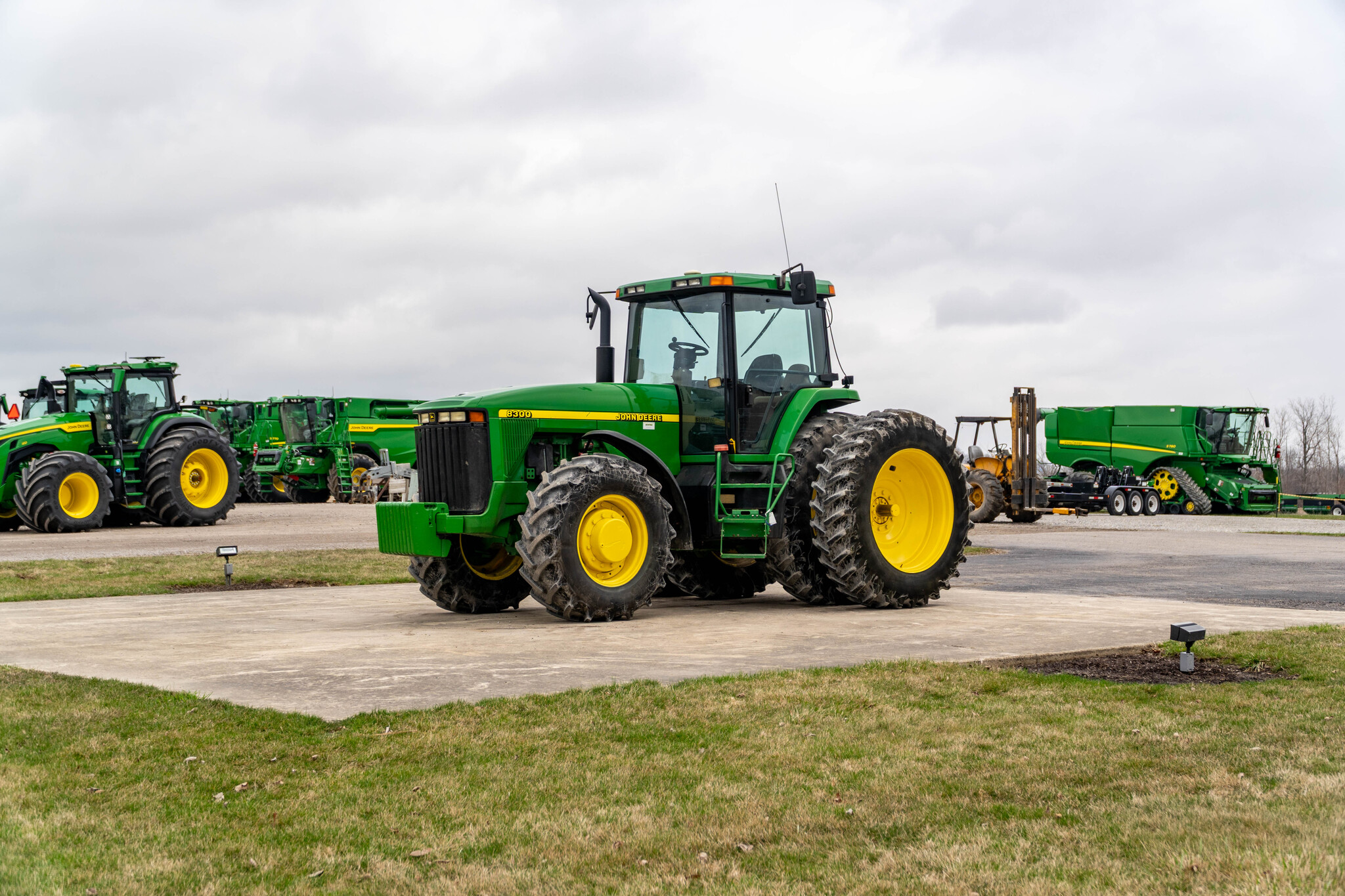Used 1998 John Deere 8300 Row Crop Tractors at Koenig Equipment in Anna, OH - PhotoXL0