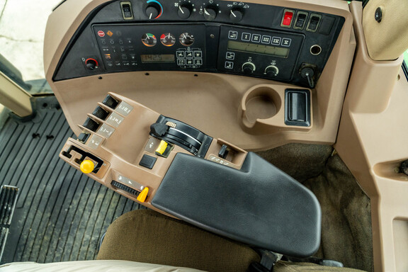 Used 1998 John Deere 8300 Row Crop Tractors at Koenig Equipment in Anna, OH - Photo28