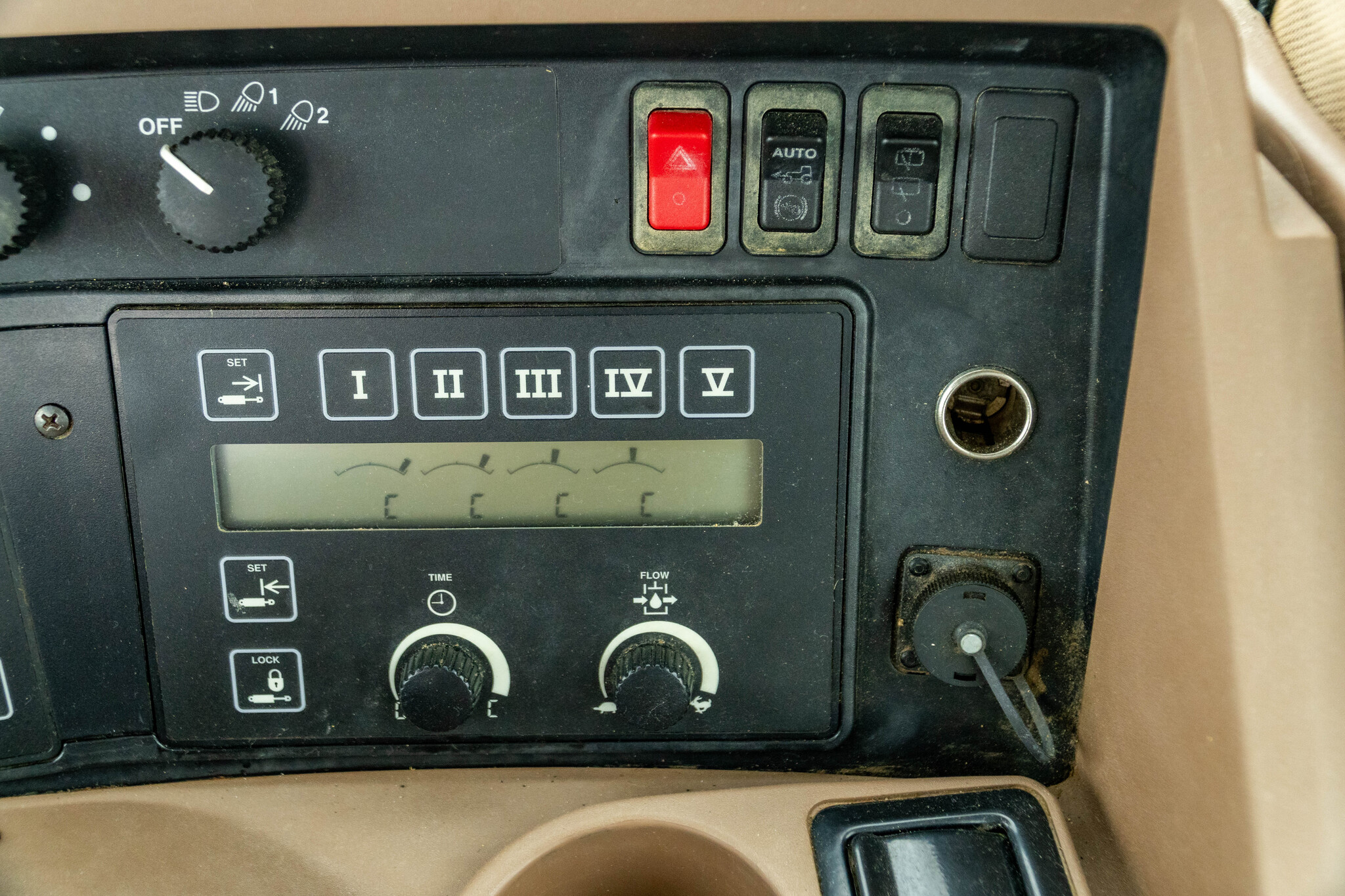 Used 1998 John Deere 8300 Row Crop Tractors at Koenig Equipment in Anna, OH - PhotoXL31