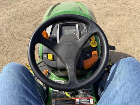 2017 John Deere X580 - Photo21