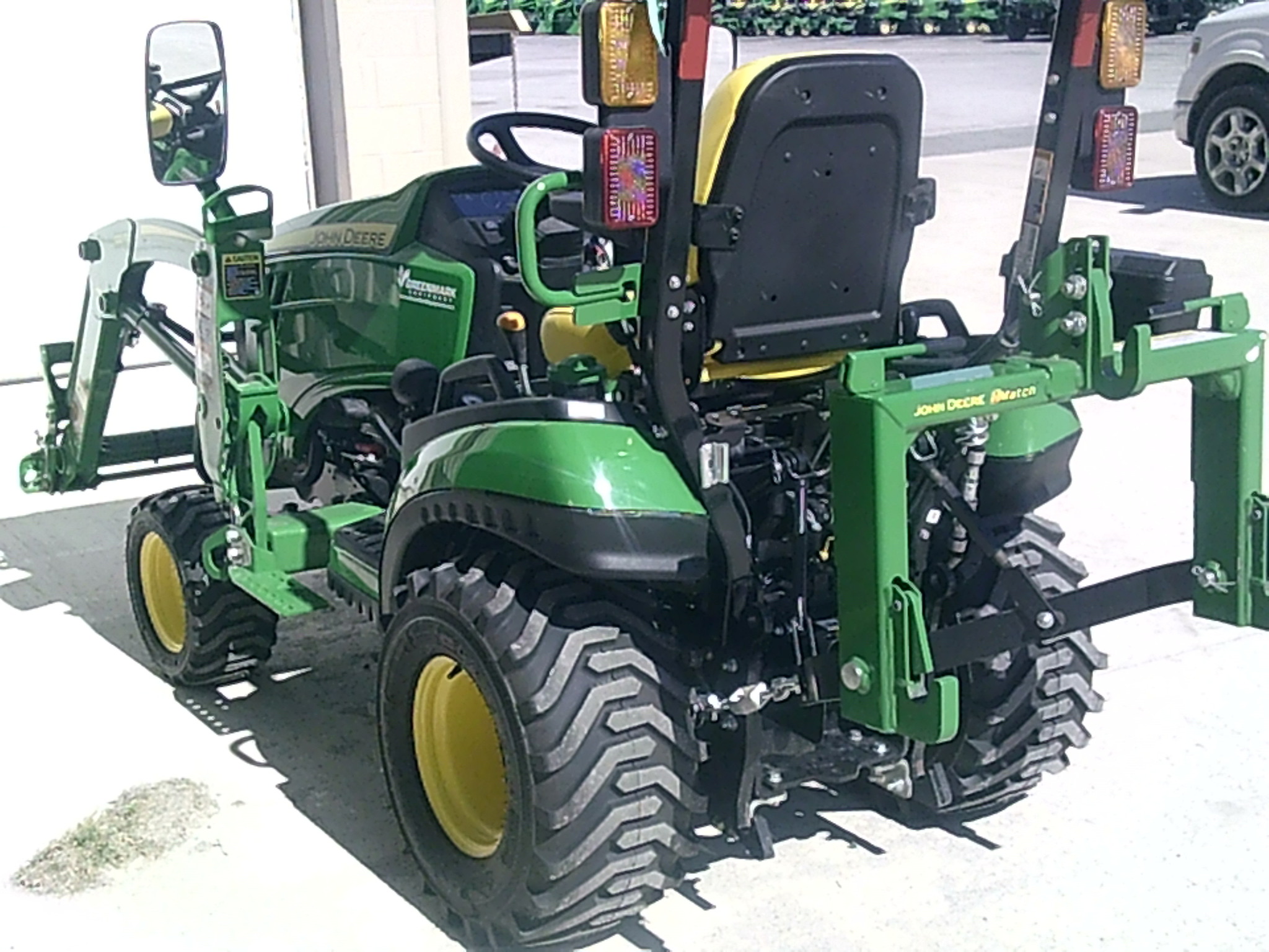 2022 John Deere 1025R Image 6