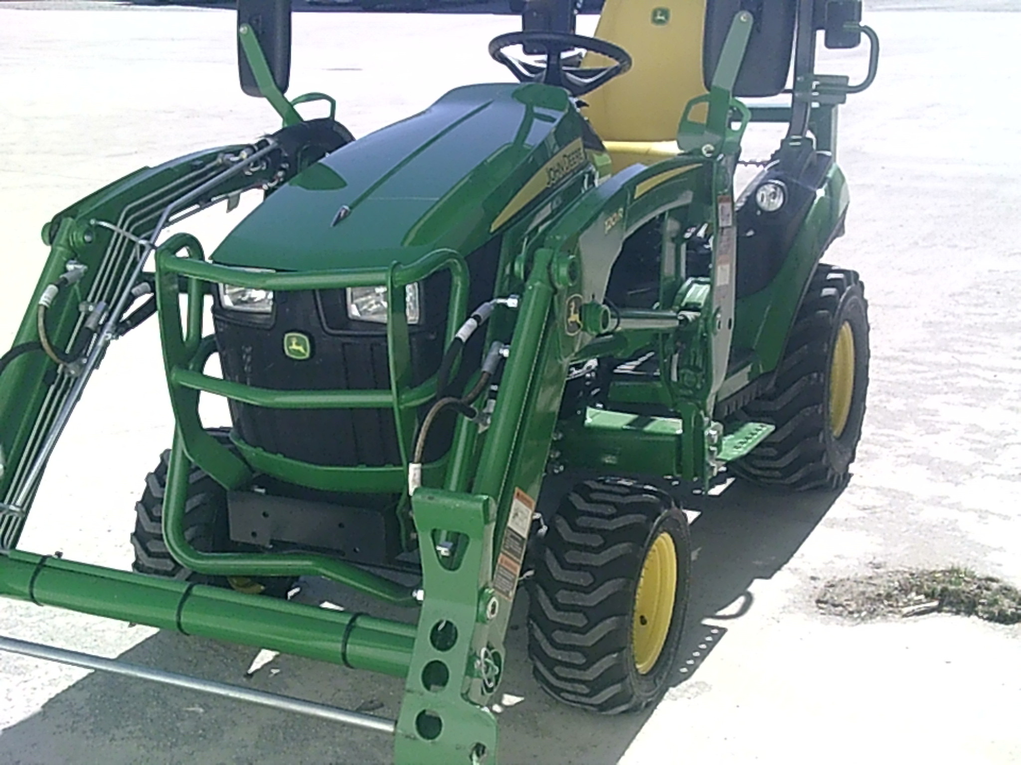 2022 John Deere 1025R Image 8