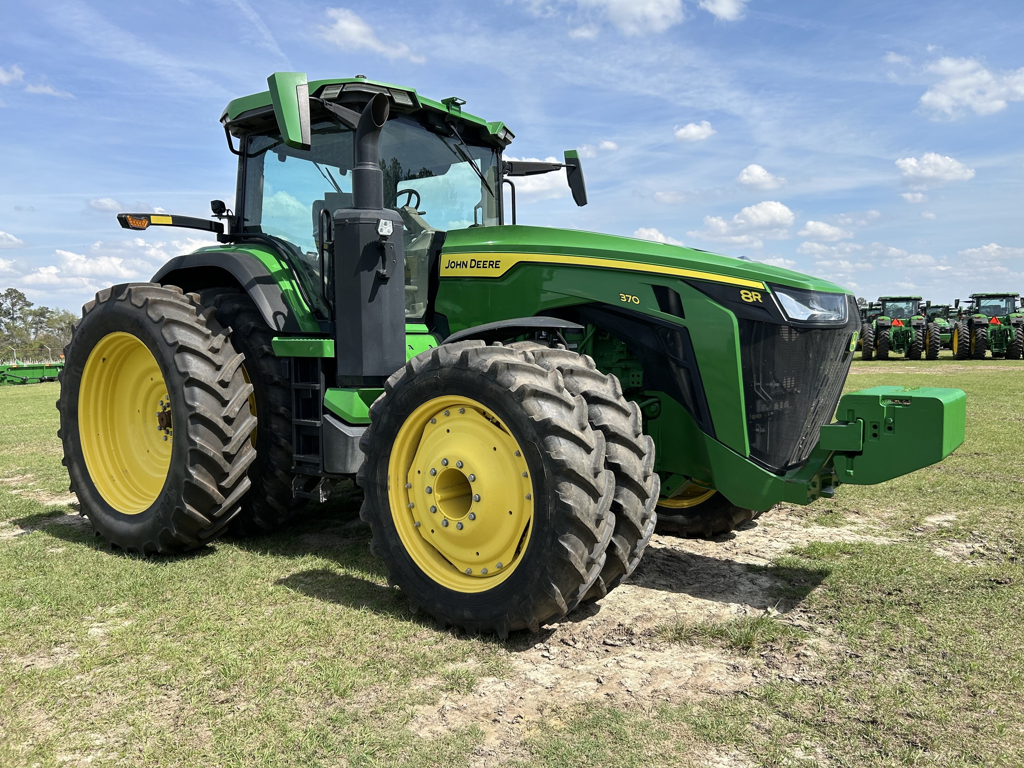 2023 John Deere 8R 370 Image 1