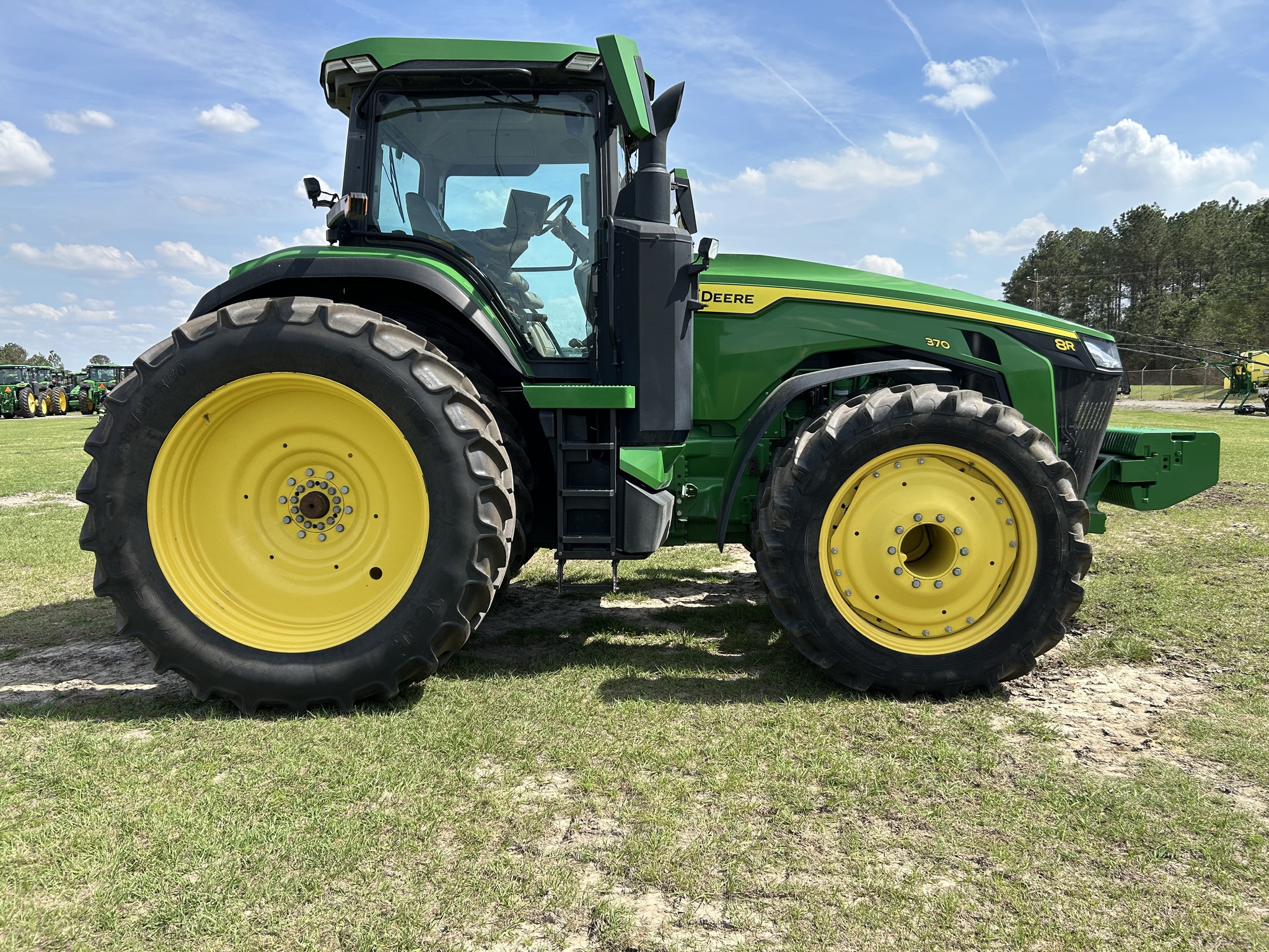 2023 John Deere 8R 370 Image 3