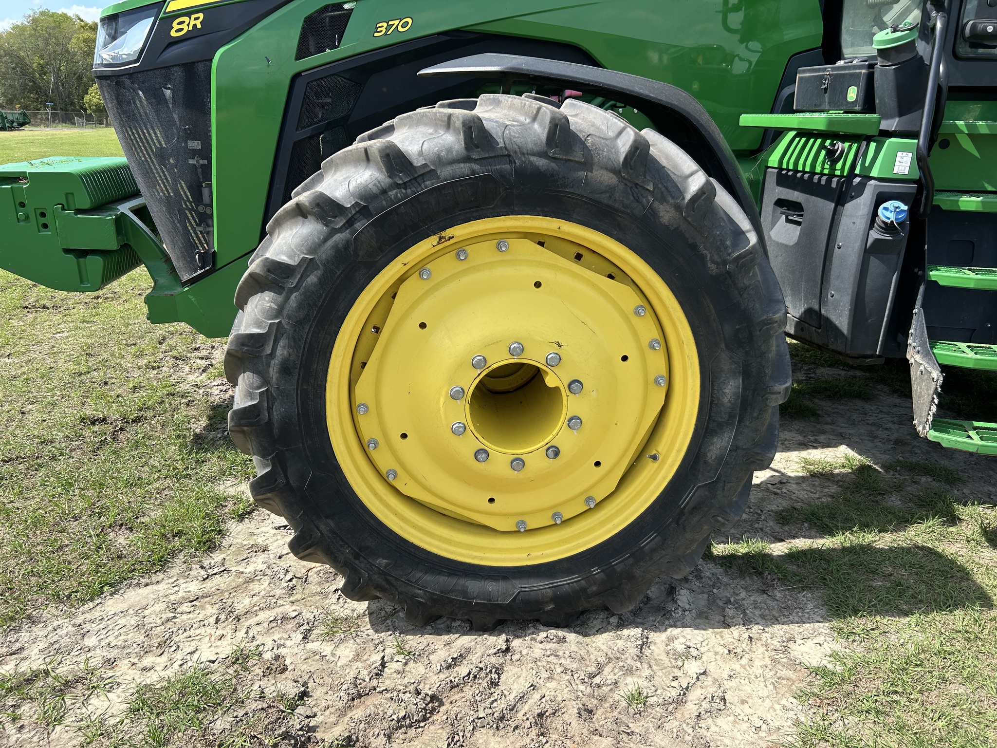2023 John Deere 8R 370 Image 11