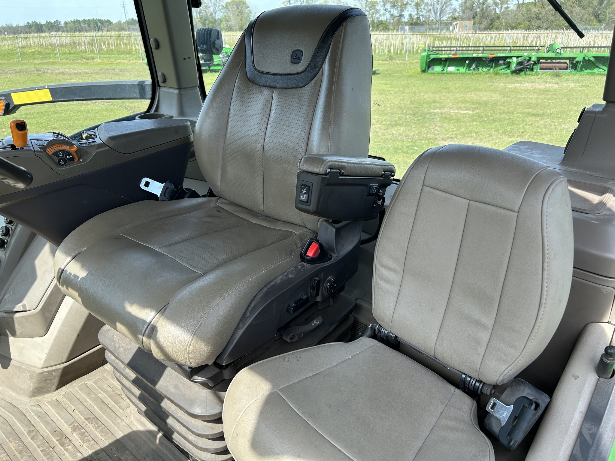 2023 John Deere 8R 370 Image 12