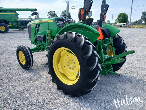 Photo of 2015 John Deere 5055E