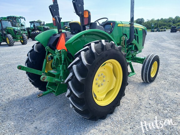 Photo of 2015 John Deere 5055E