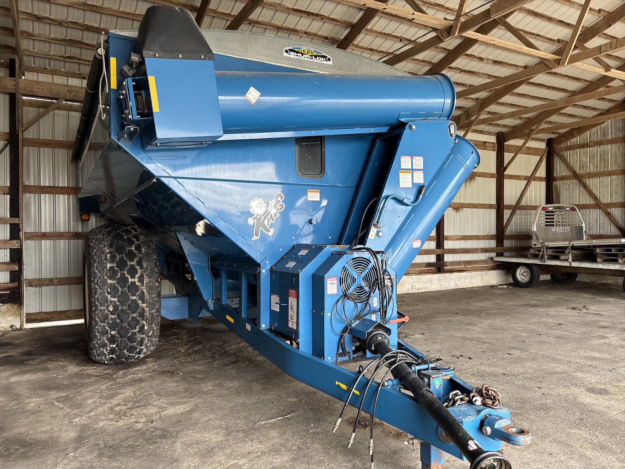 Used 2004 Kinze 650 Grain Carts at Koenig Equipment in Urbana, OH - PhotoXL2