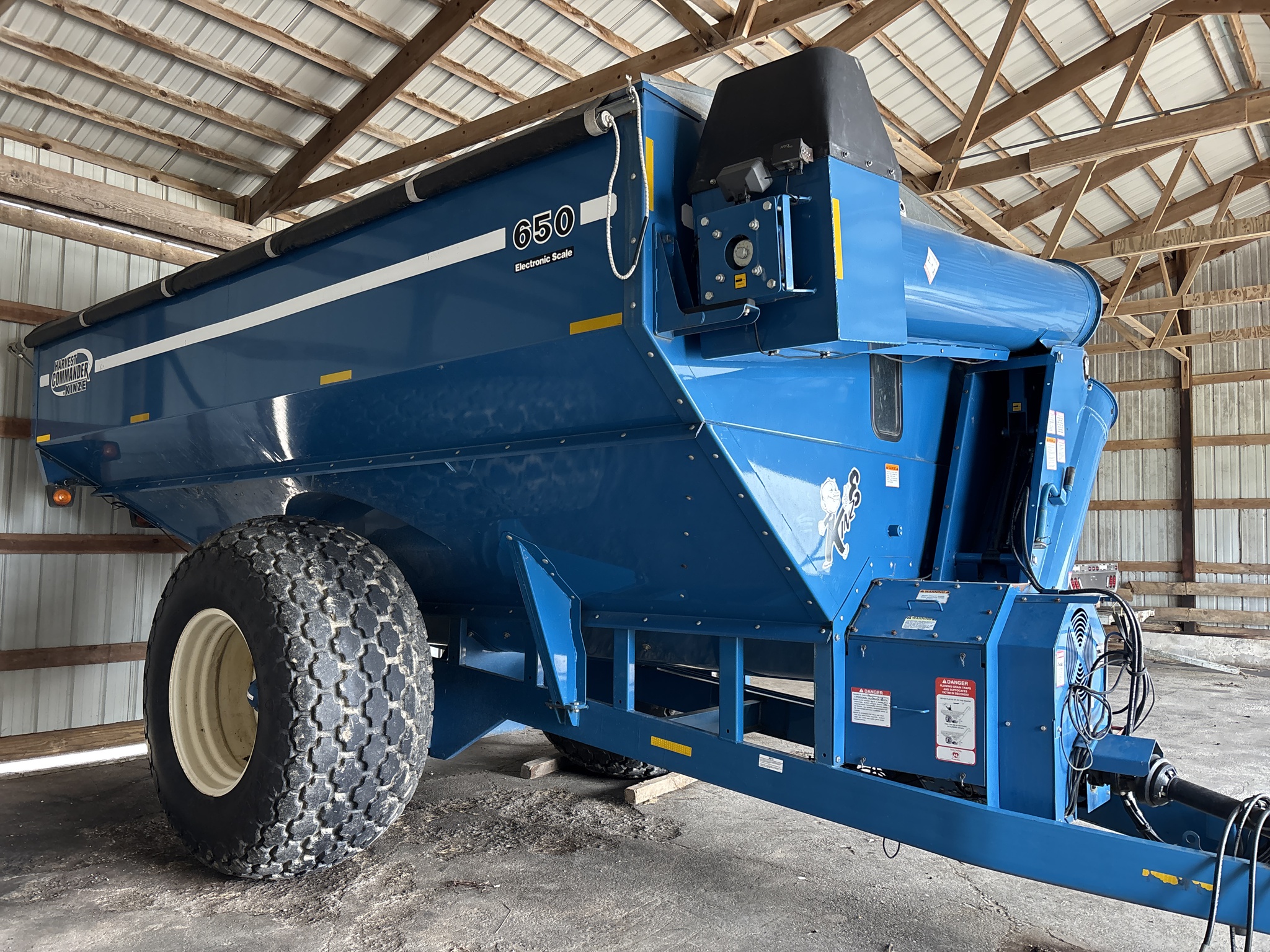 Used 2004 Kinze 650 Grain Carts at Koenig Equipment in Urbana, OH - PhotoXL3
